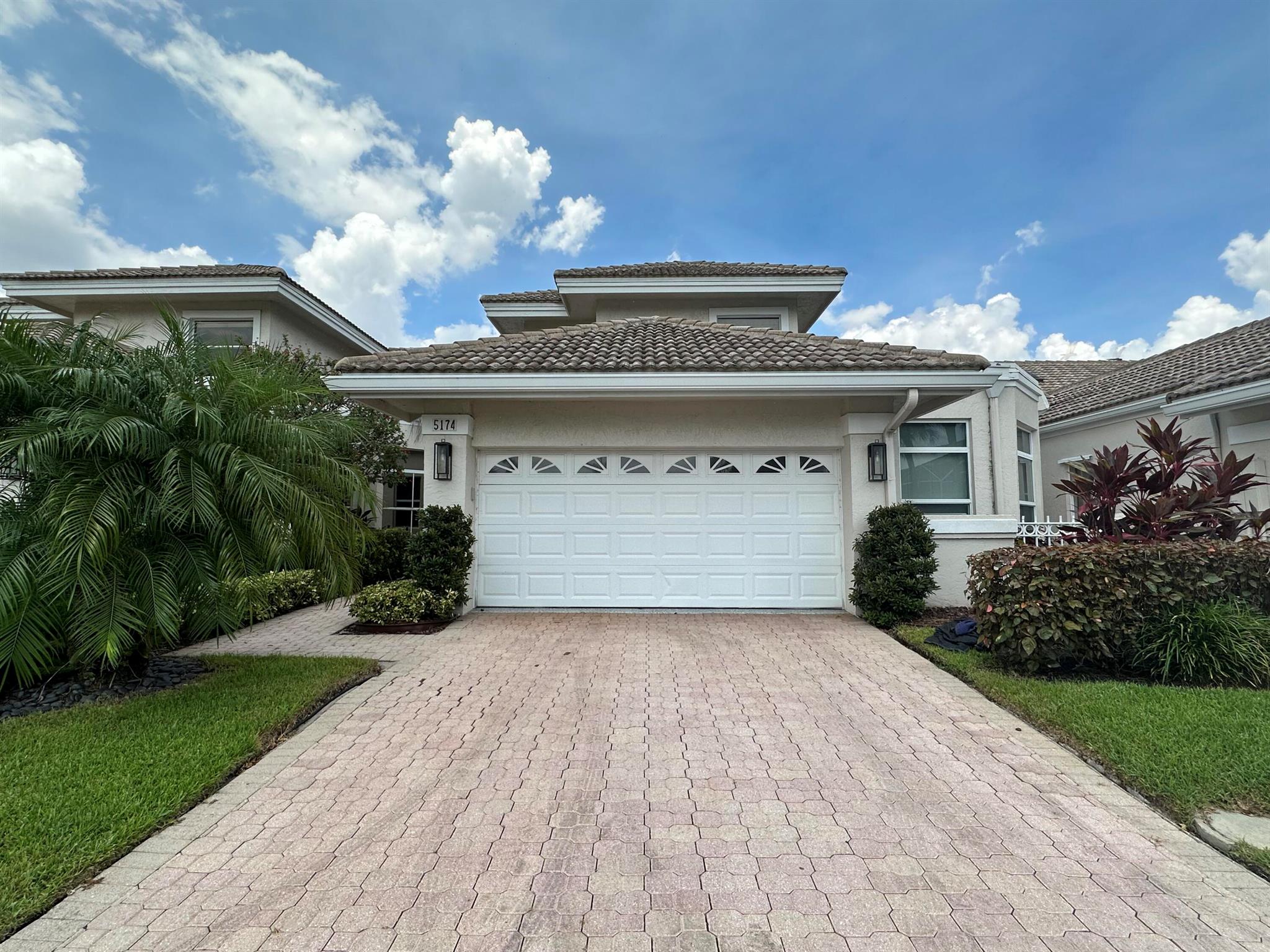 5174 Windsor Parke Dr