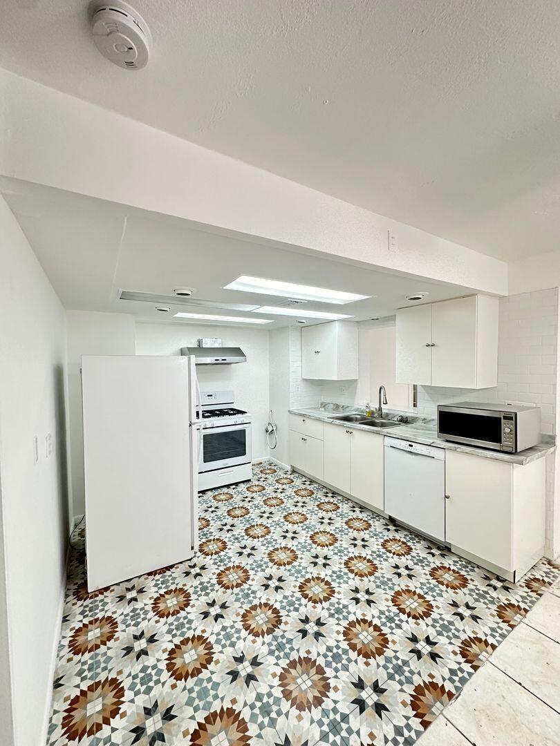 9308 N Military Trl Palm Beach Gardens, FL 33410