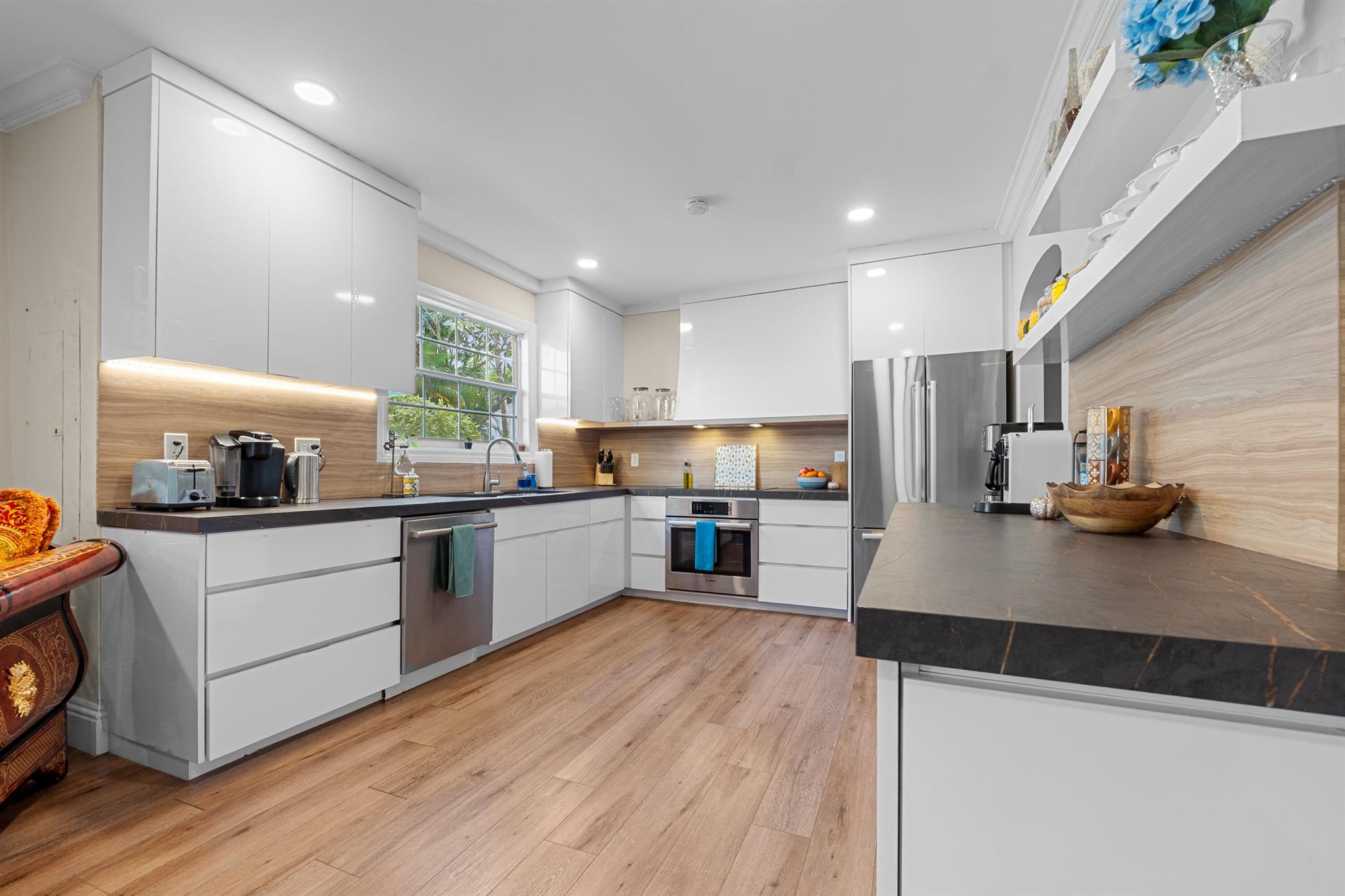 1608 Lake Ave West Palm Beach, FL 33401