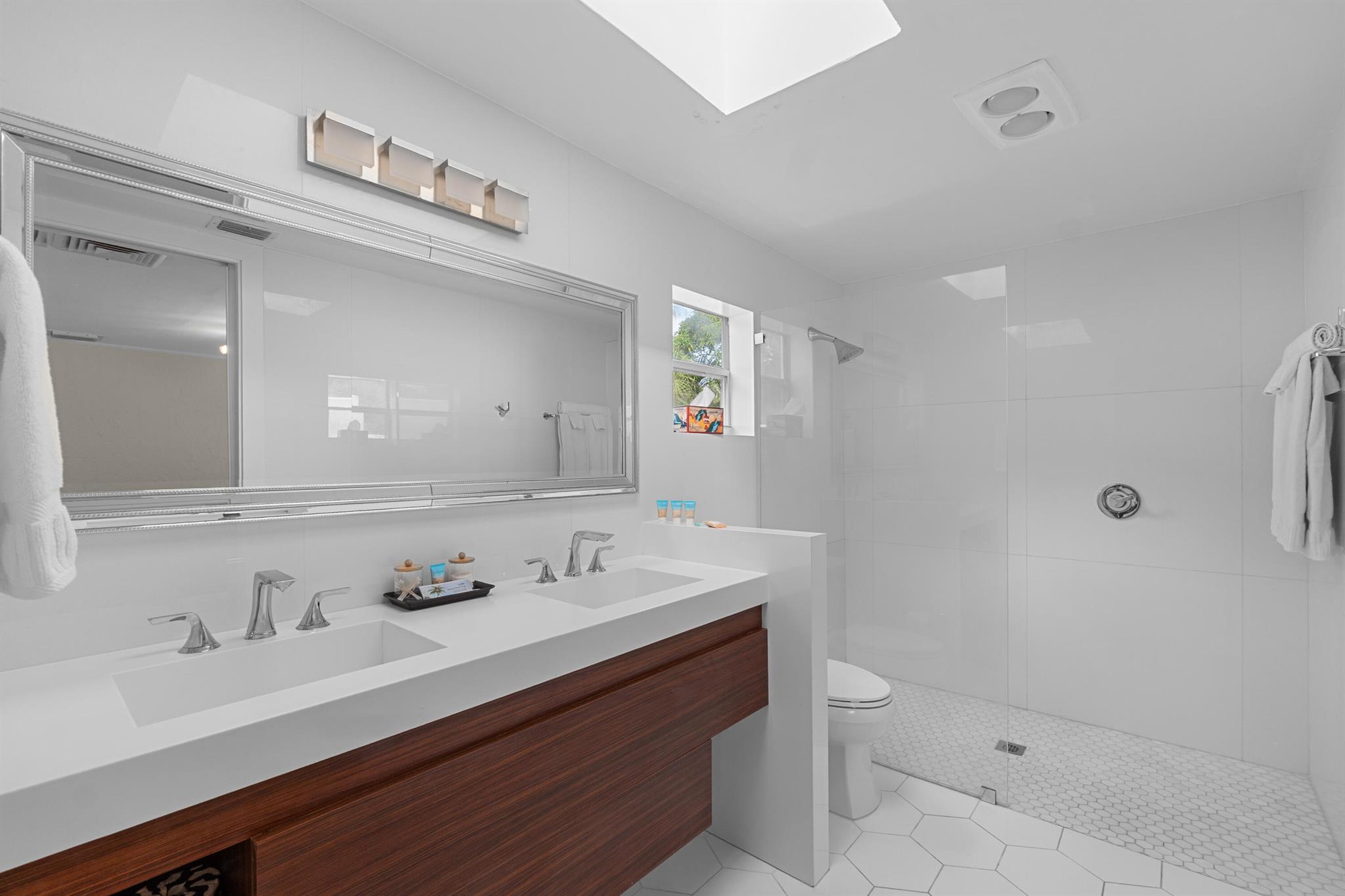 1608 Lake Ave West Palm Beach, FL 33401