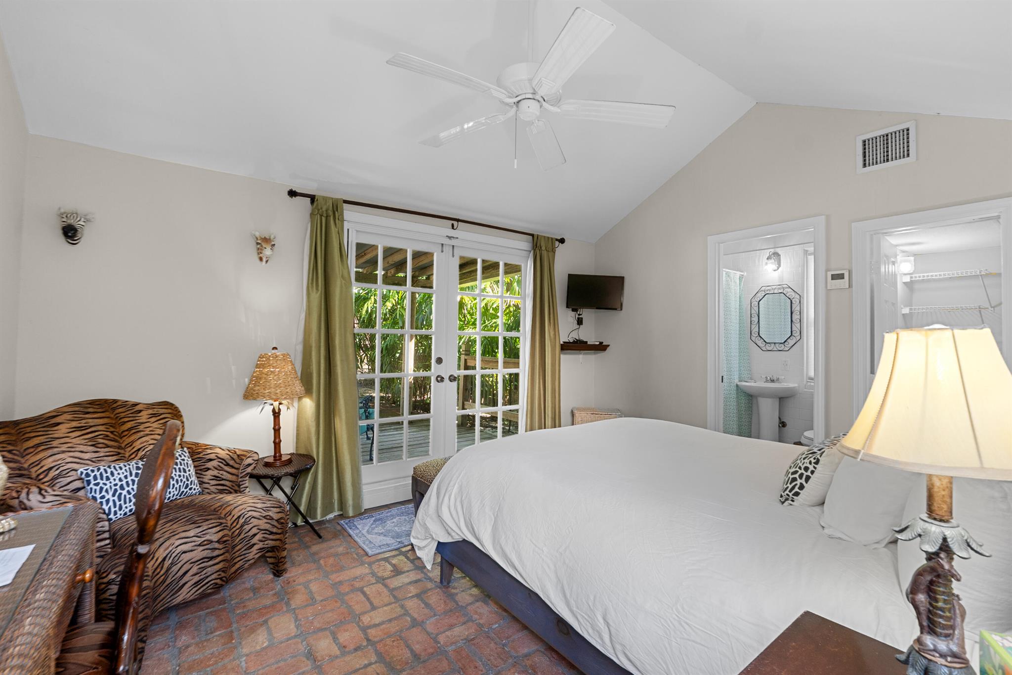 1608 Lake Ave West Palm Beach, FL 33401