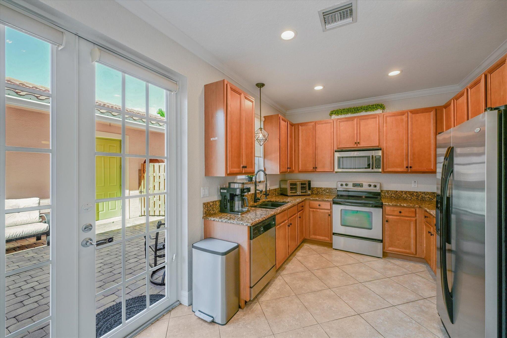 114 Ennis Ln Jupiter, FL 33458