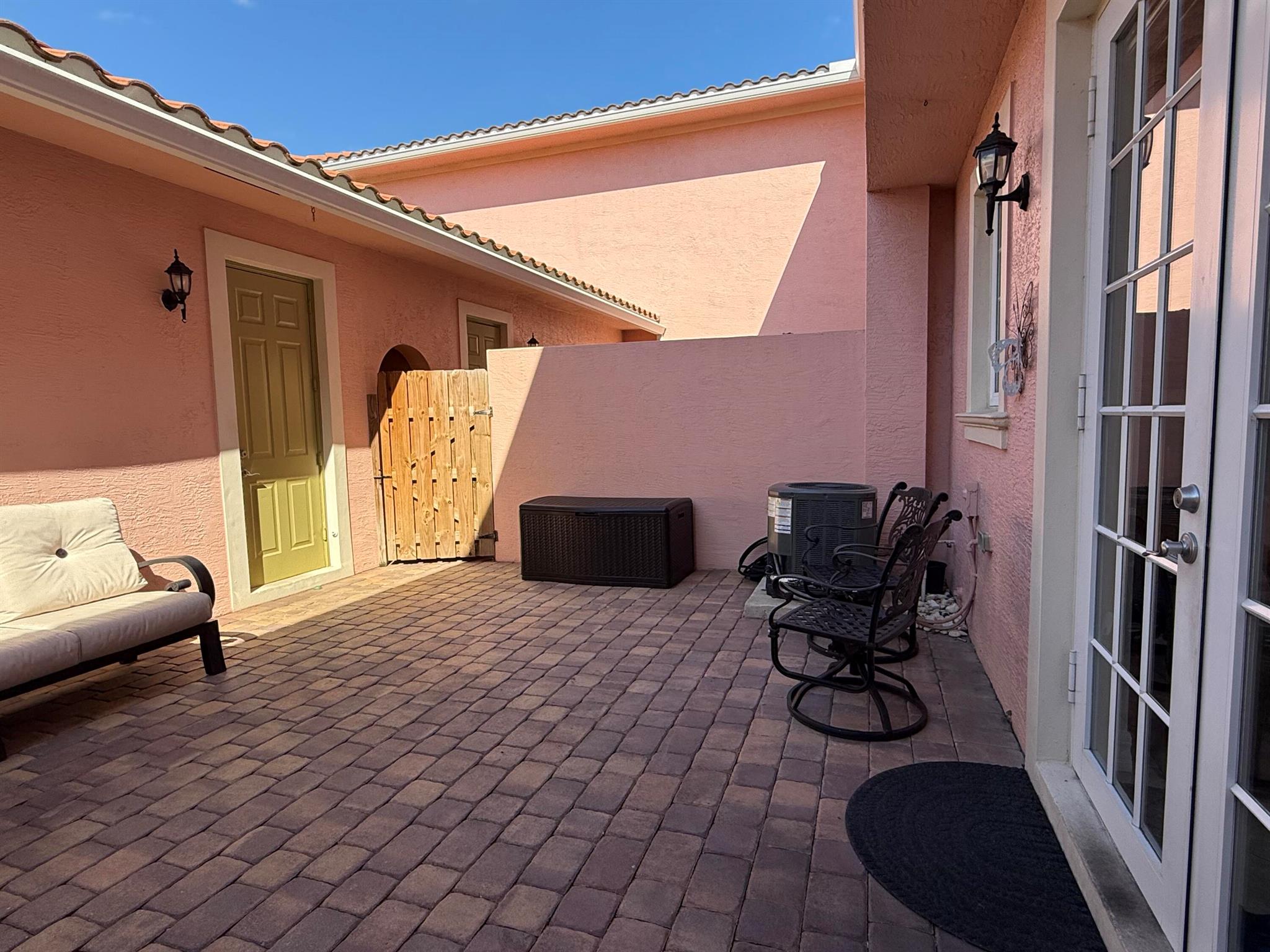 114 Ennis Ln Jupiter, FL 33458