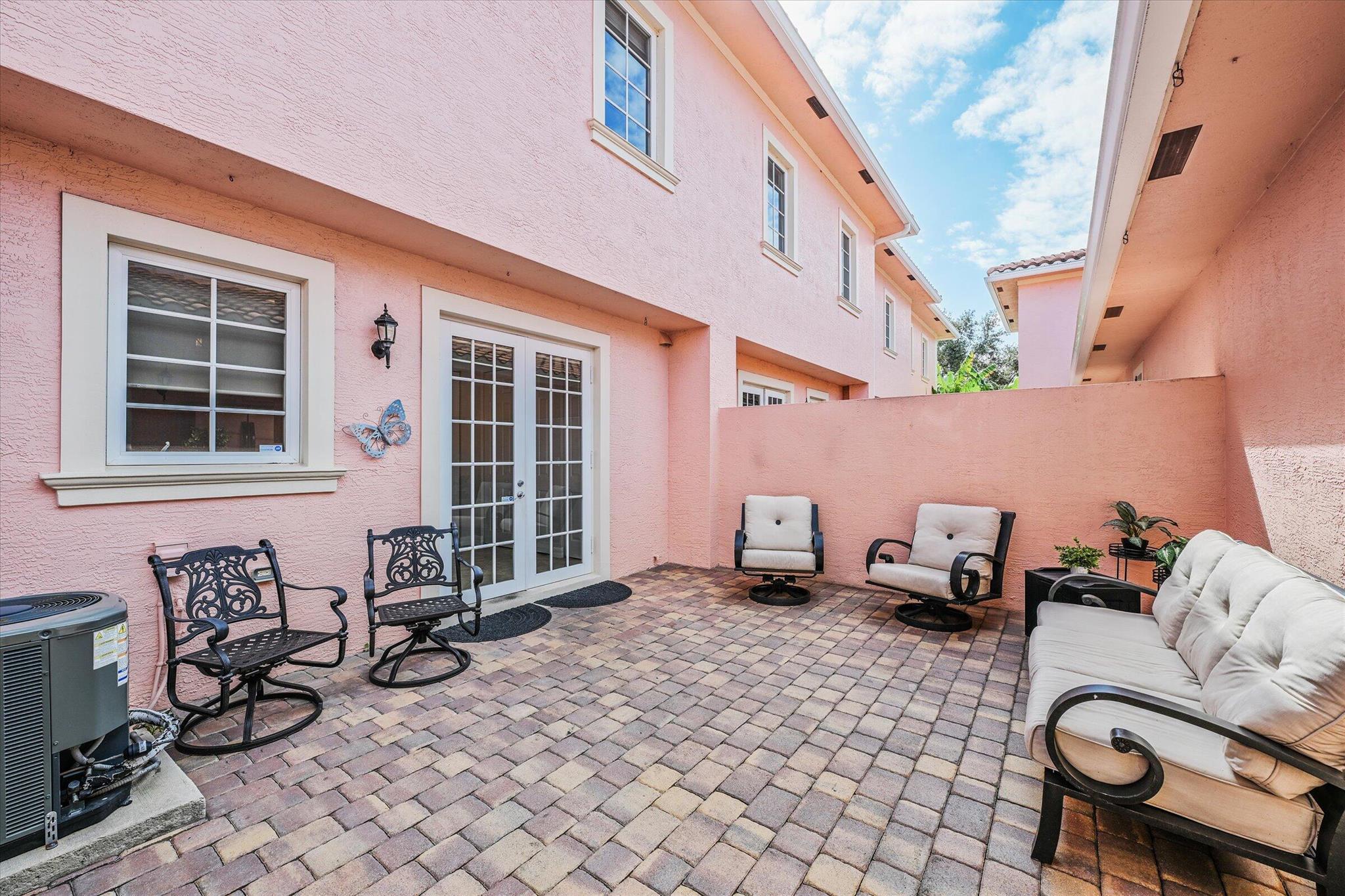 114 Ennis Ln Jupiter, FL 33458