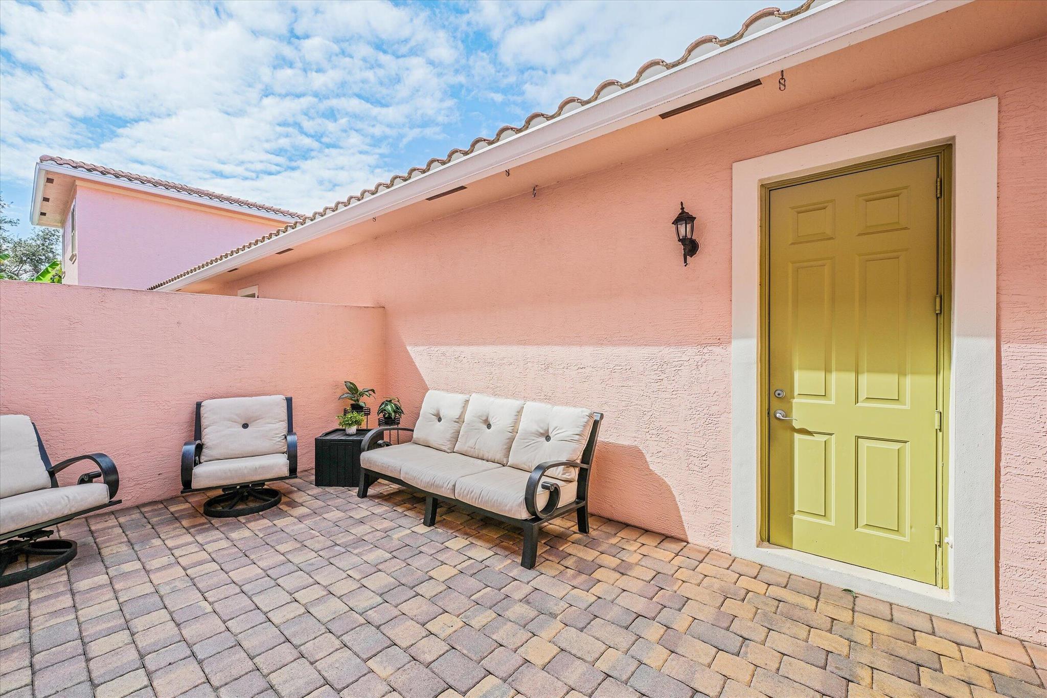 114 Ennis Ln Jupiter, FL 33458