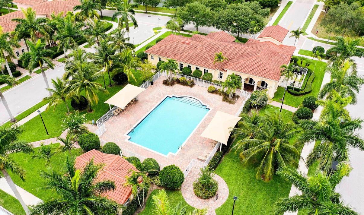 114 Ennis Ln Jupiter, FL 33458