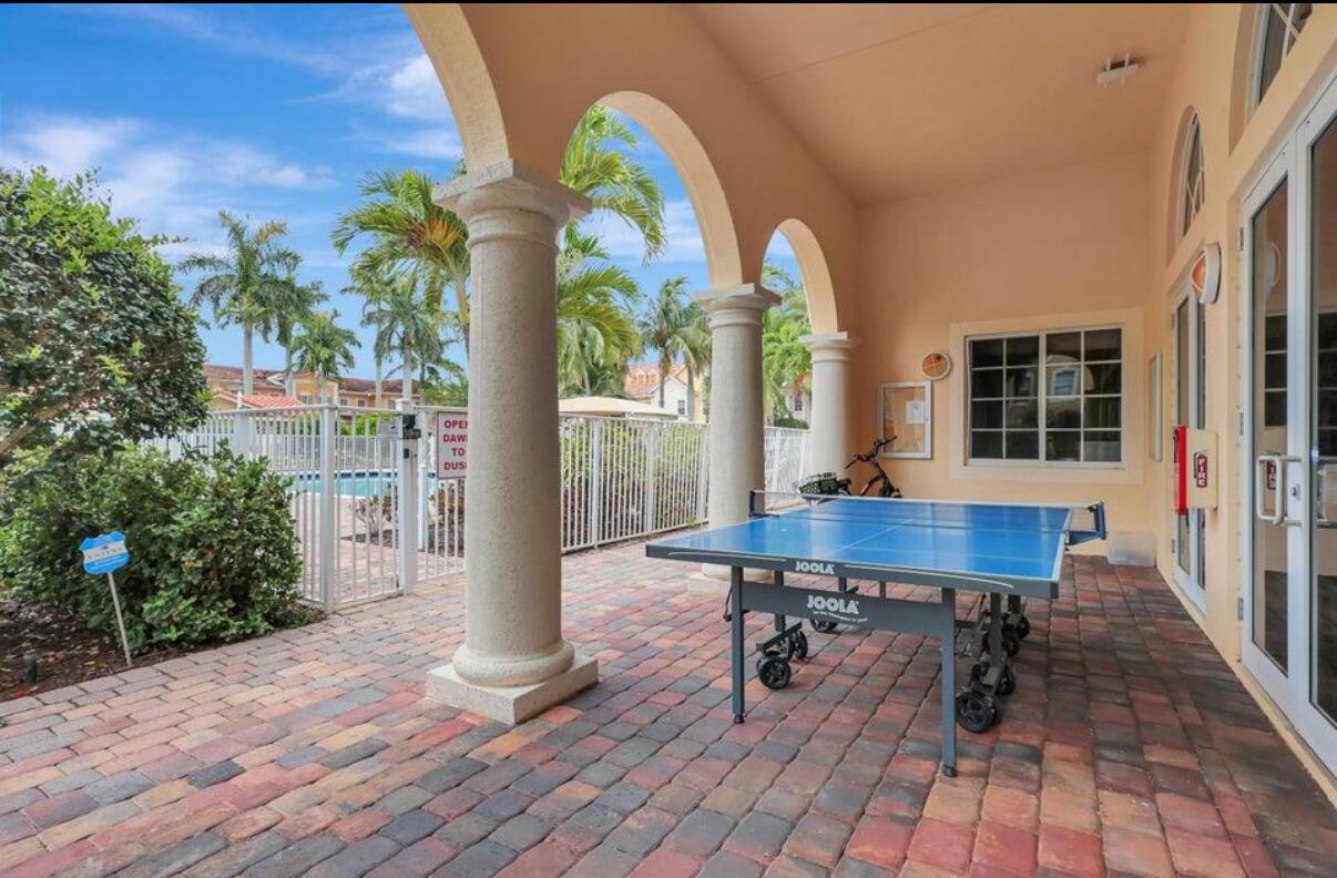114 Ennis Ln Jupiter, FL 33458