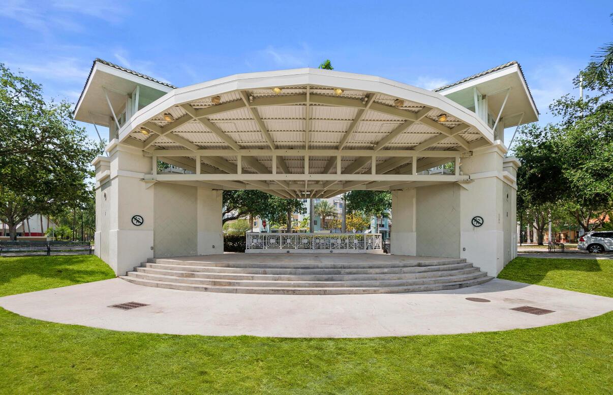 114 Ennis Ln Jupiter, FL 33458