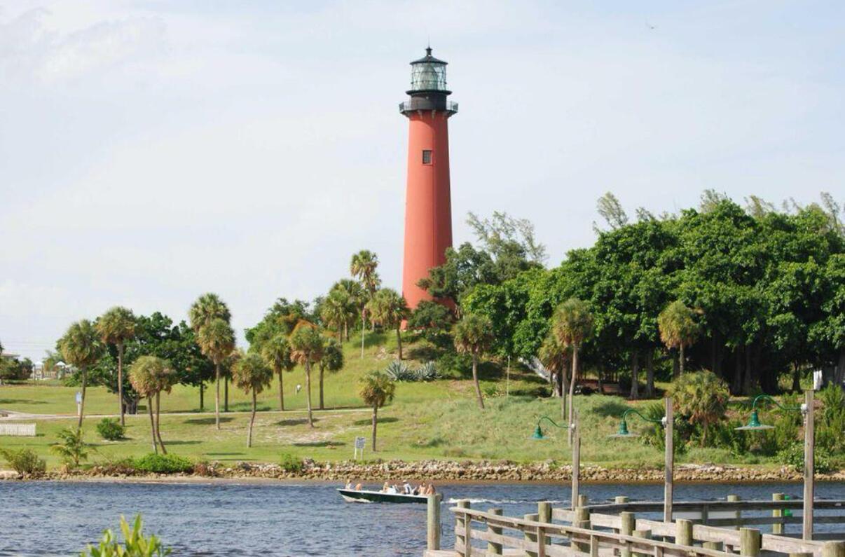 114 Ennis Ln Jupiter, FL 33458