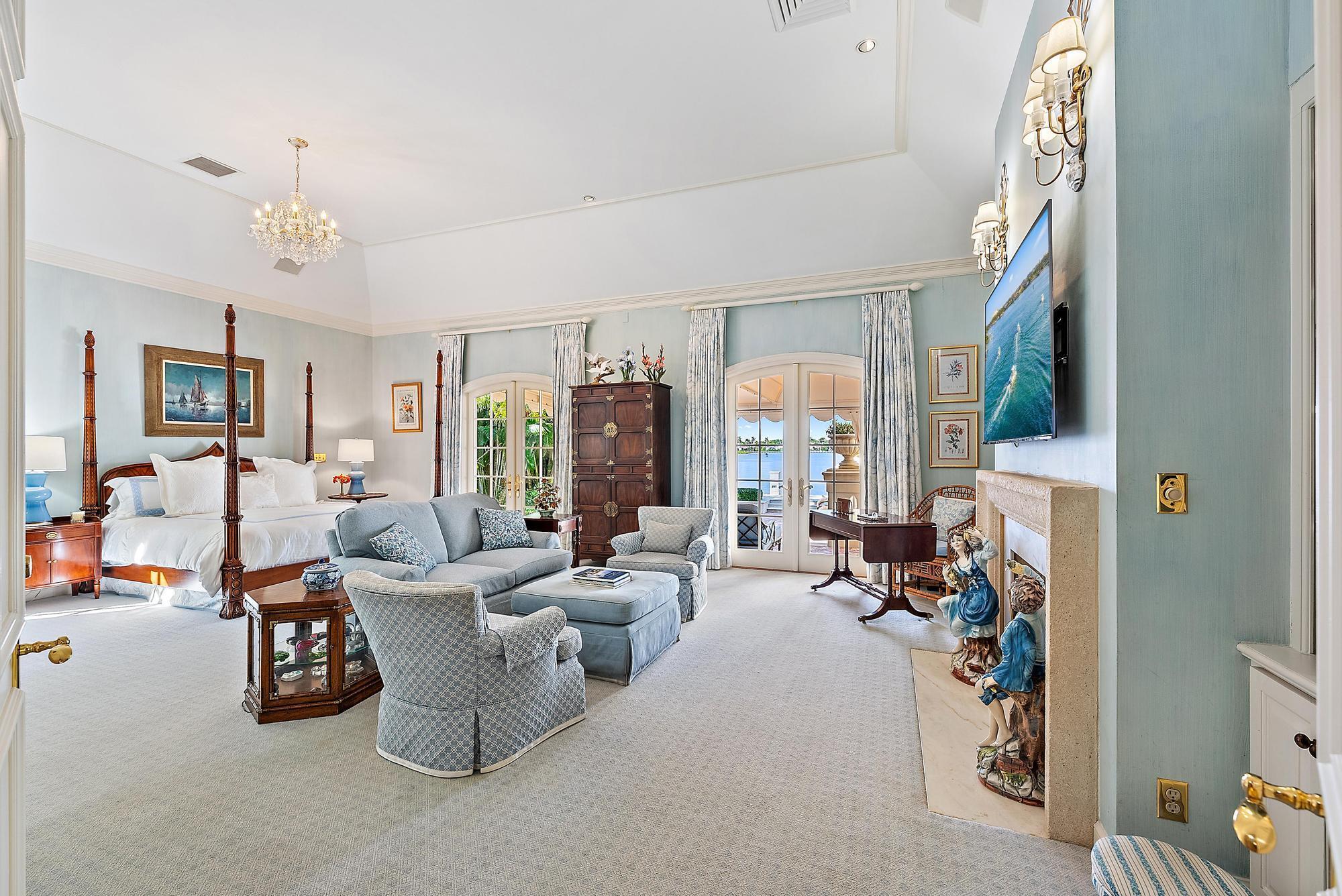 751 Island Dr Palm Beach, FL 33480