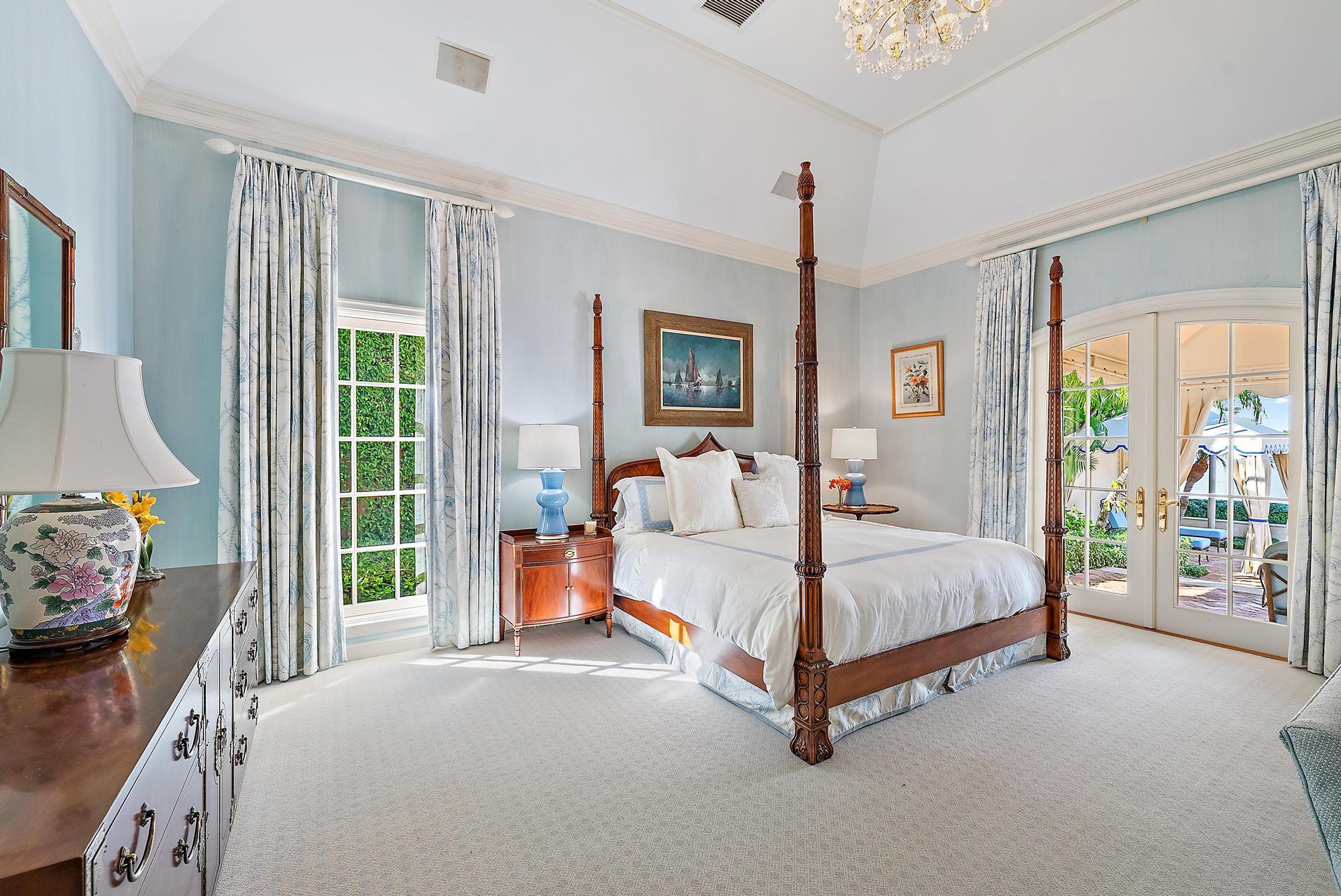 751 Island Dr Palm Beach, FL 33480