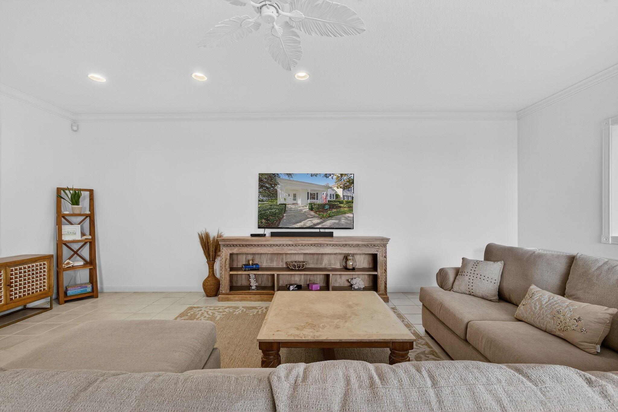 172 Queensland Ln Jupiter, FL 33458