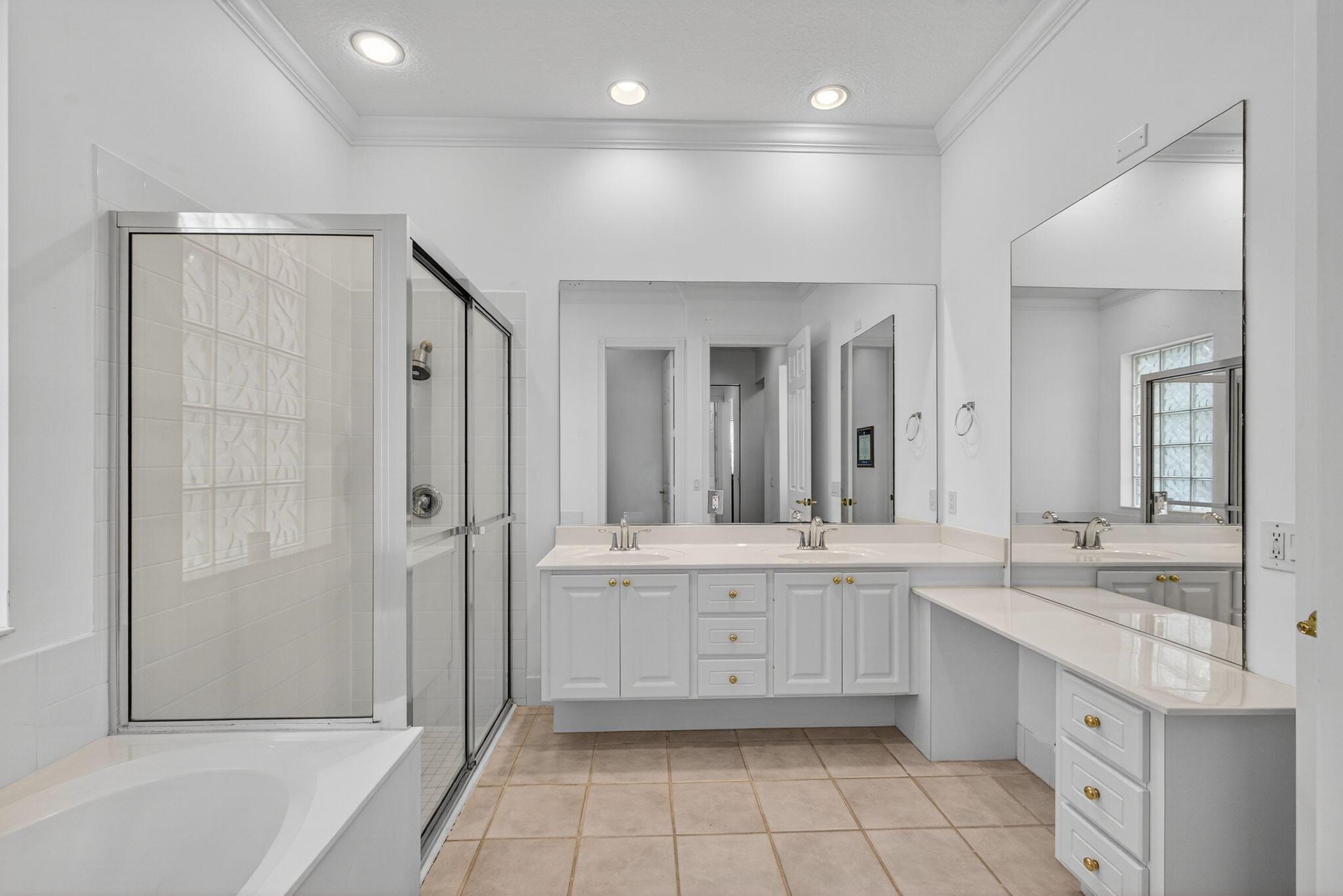 172 Queensland Ln Jupiter, FL 33458