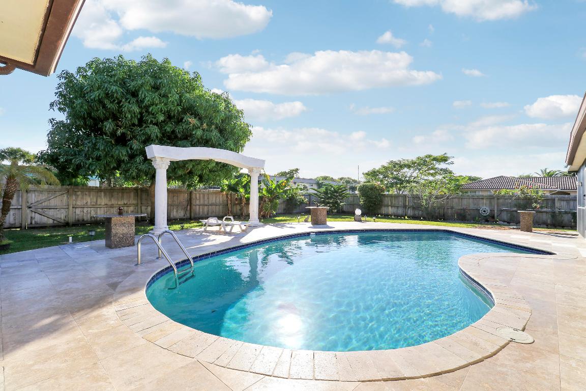 10868 Larch Palm Beach Gardens, FL 33418