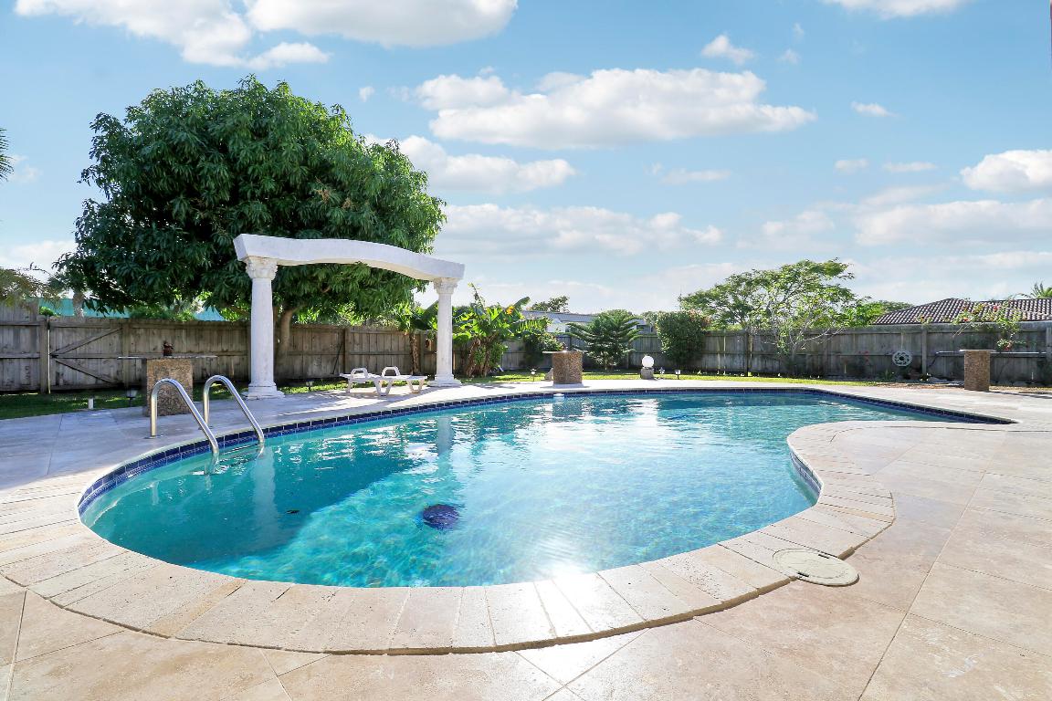 10868 Larch Palm Beach Gardens, FL 33418