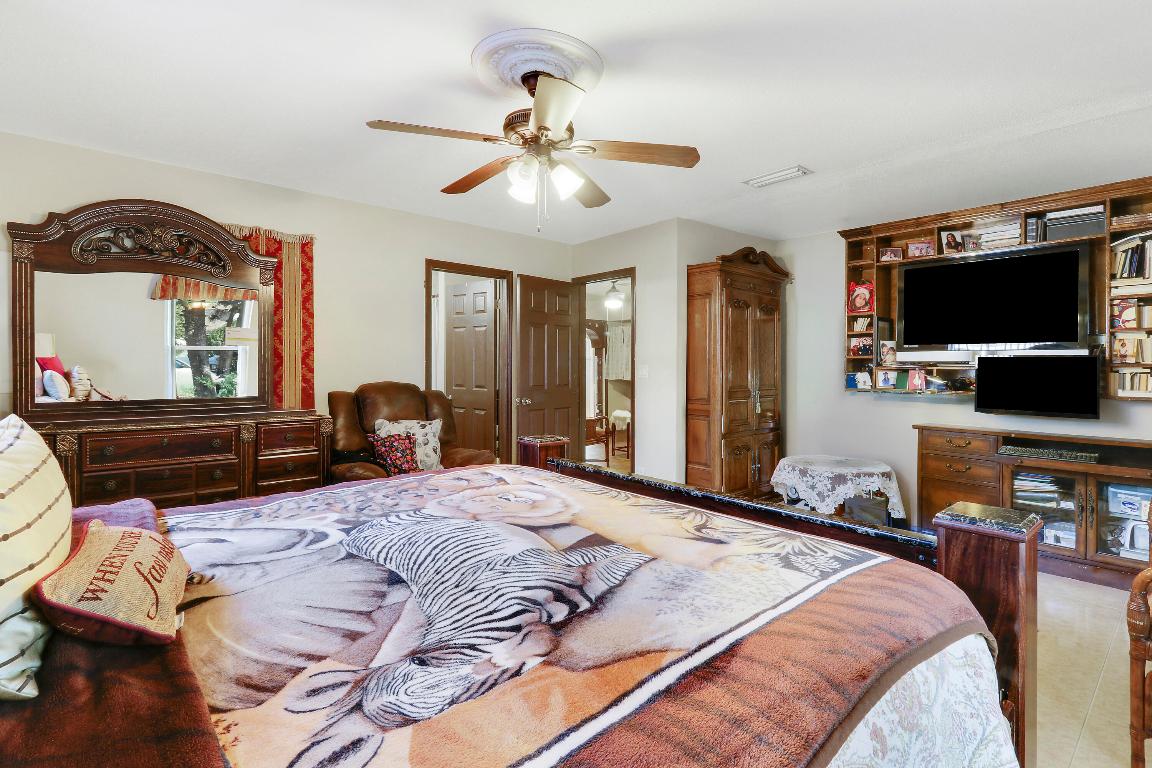 10868 Larch Palm Beach Gardens, FL 33418