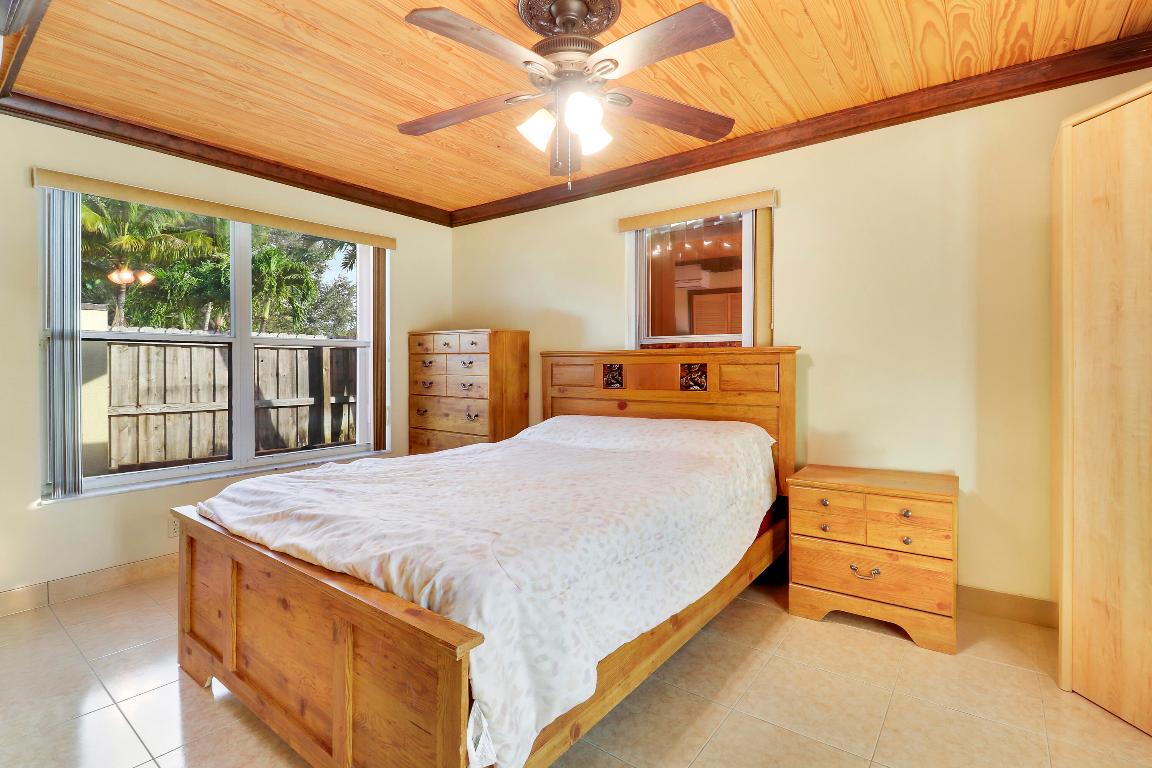 10868 Larch Palm Beach Gardens, FL 33418