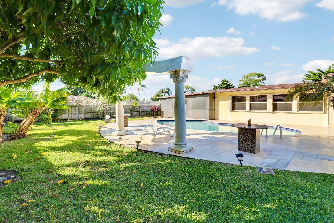 10868 Larch Palm Beach Gardens, FL 33418