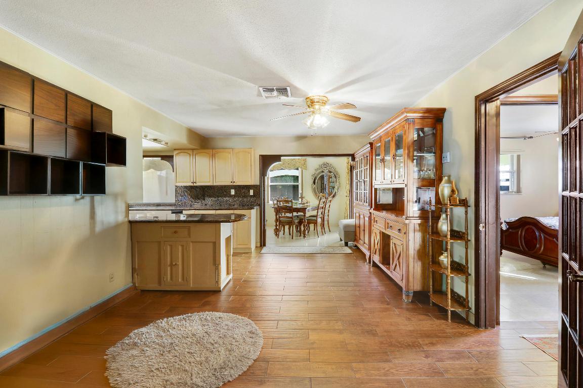 10868 Larch Palm Beach Gardens, FL 33418