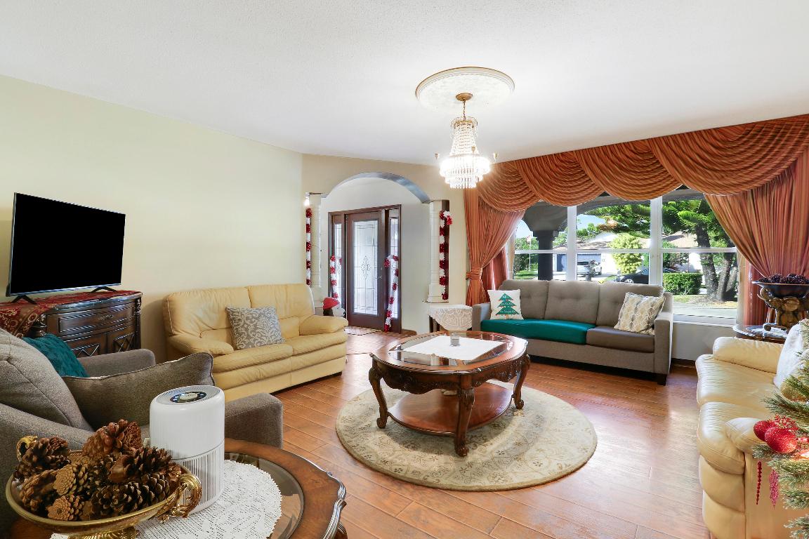 10868 Larch Palm Beach Gardens, FL 33418