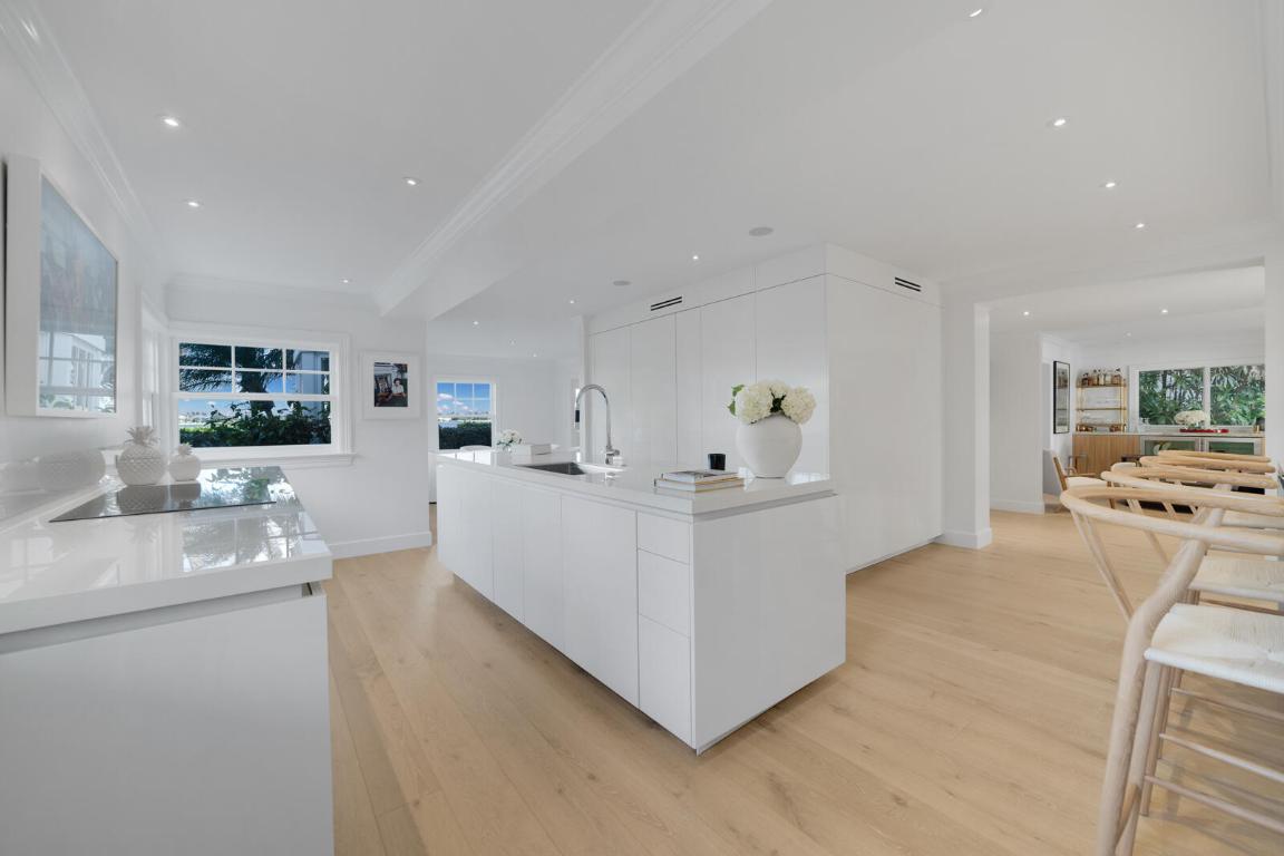 7103 S Flagler West Palm Beach, FL 33405