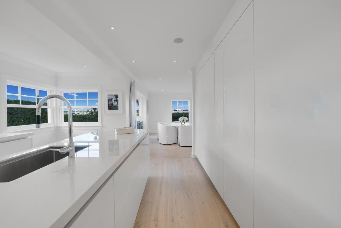 7103 S Flagler West Palm Beach, FL 33405