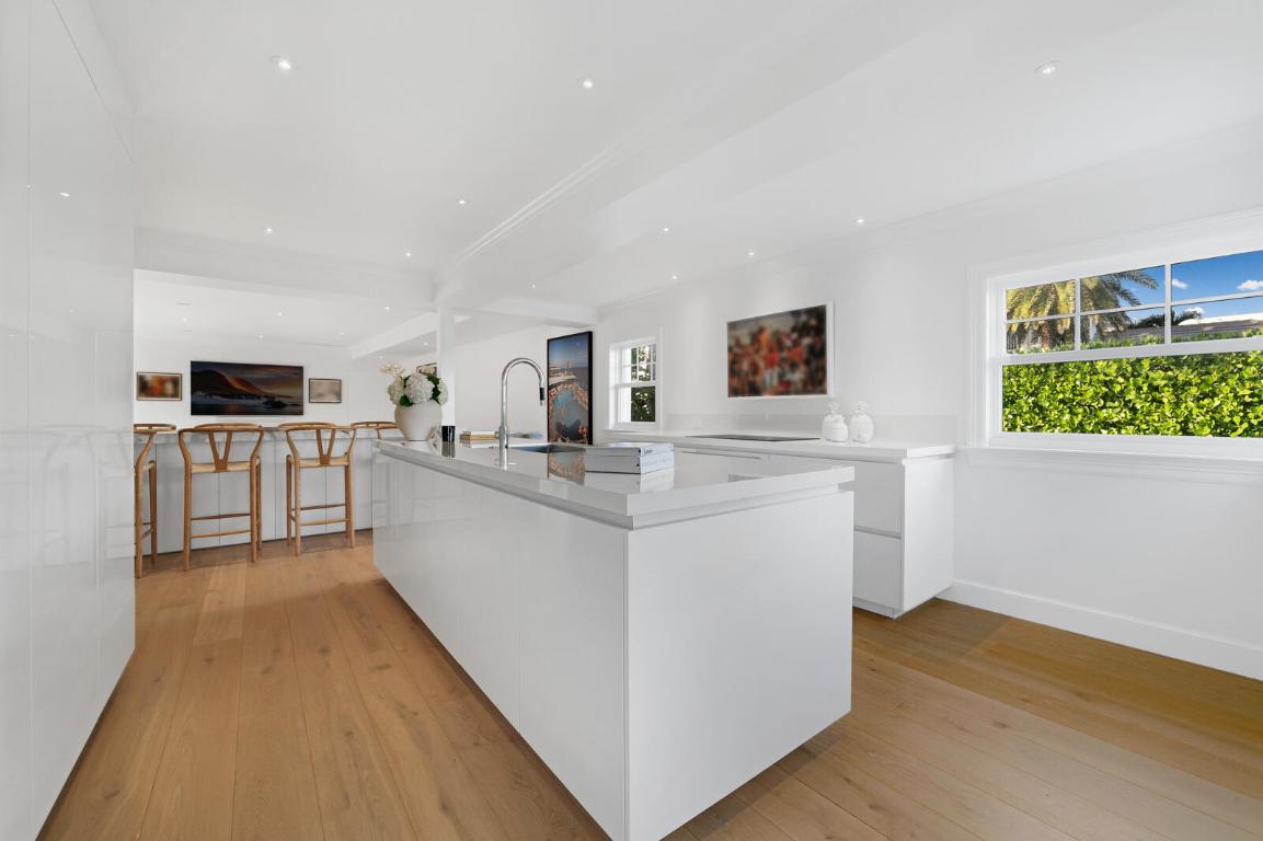 7103 S Flagler West Palm Beach, FL 33405