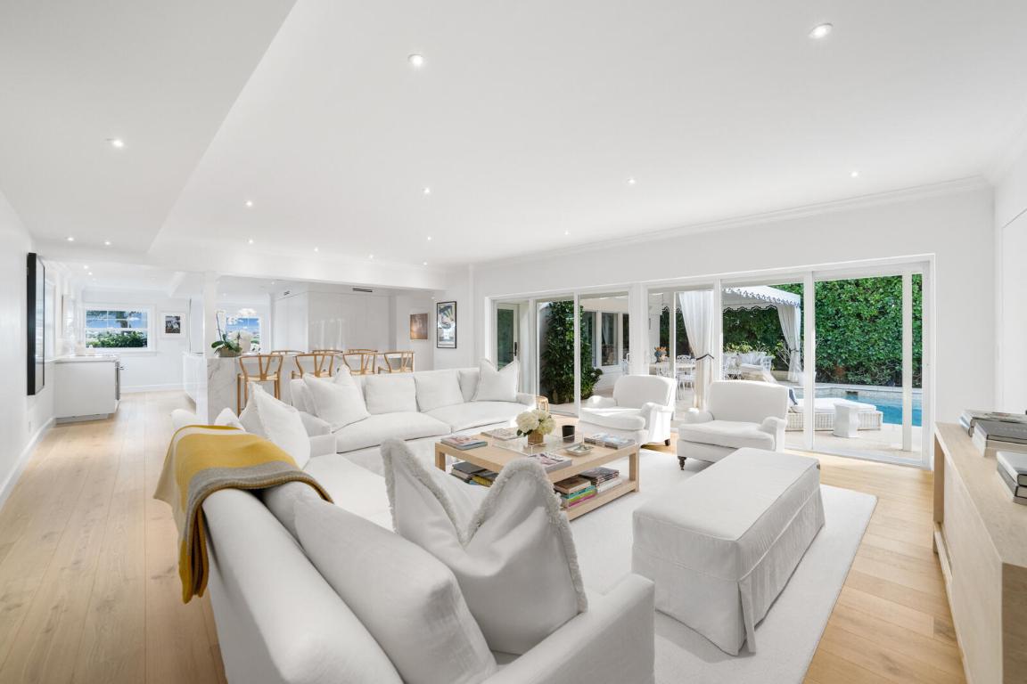 7103 S Flagler West Palm Beach, FL 33405