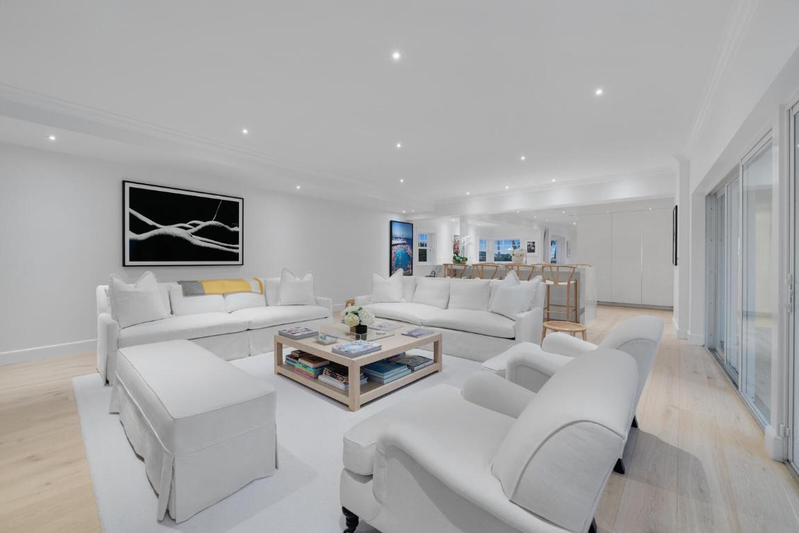 7103 S Flagler West Palm Beach, FL 33405