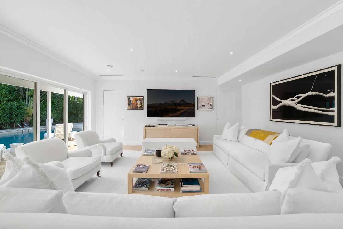 7103 S Flagler West Palm Beach, FL 33405