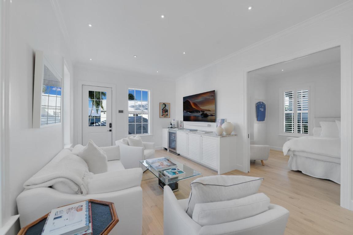 7103 S Flagler West Palm Beach, FL 33405