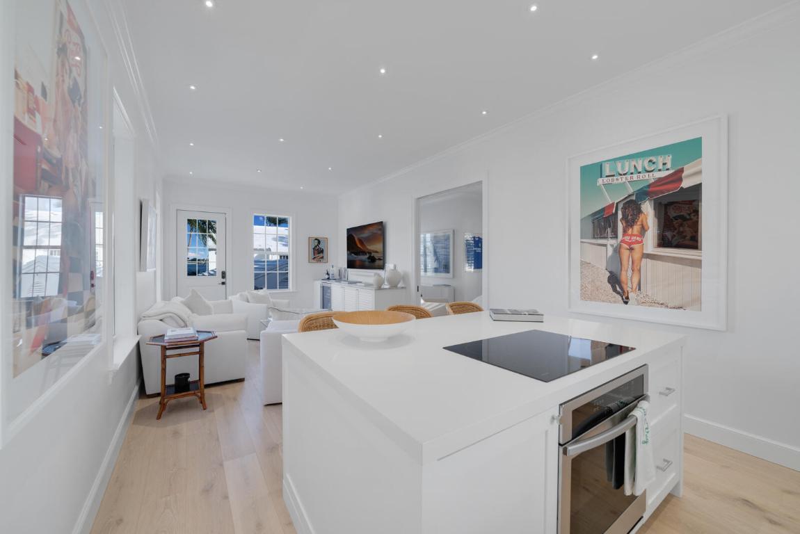 7103 S Flagler West Palm Beach, FL 33405