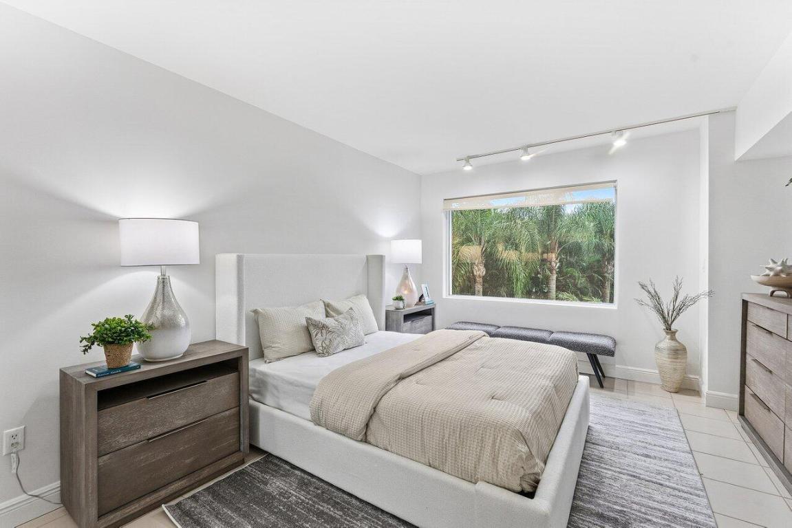 44 Cocoanut #120b Palm Beach, FL 33480