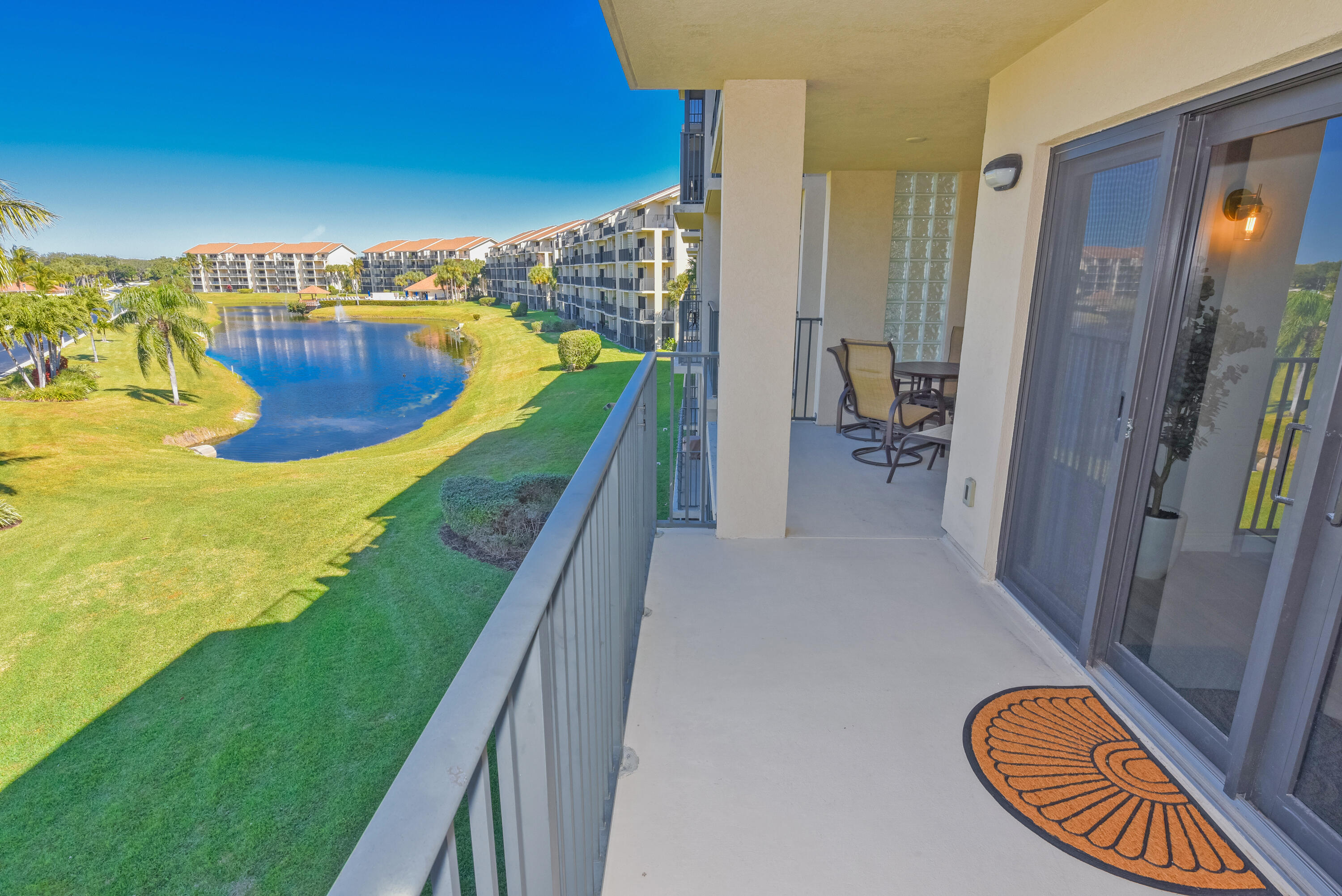 901 Seafarer #302 Jupiter, FL 33477