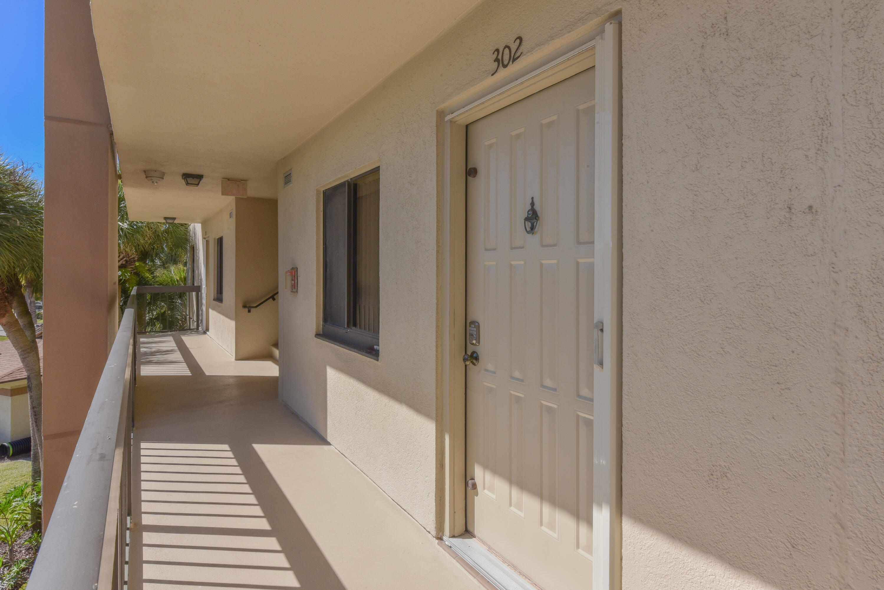 901 Seafarer #302 Jupiter, FL 33477