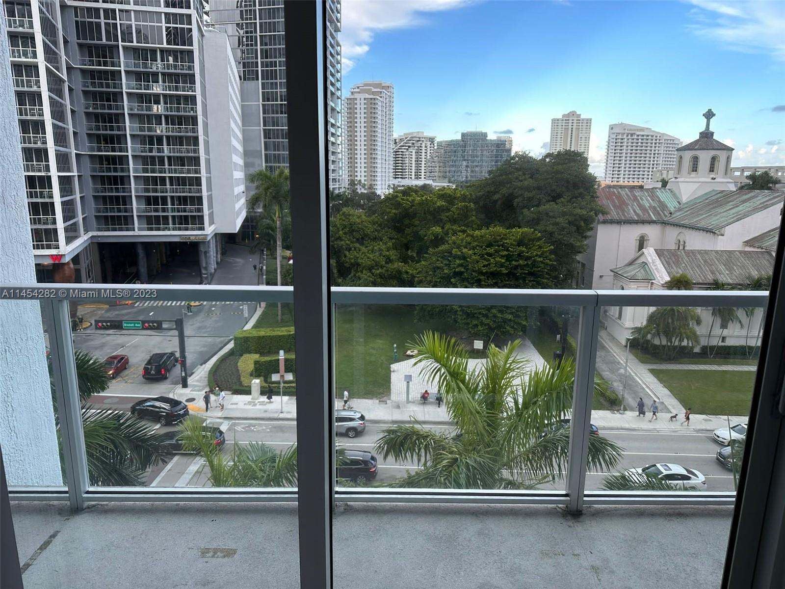 image 500 Brickell East16