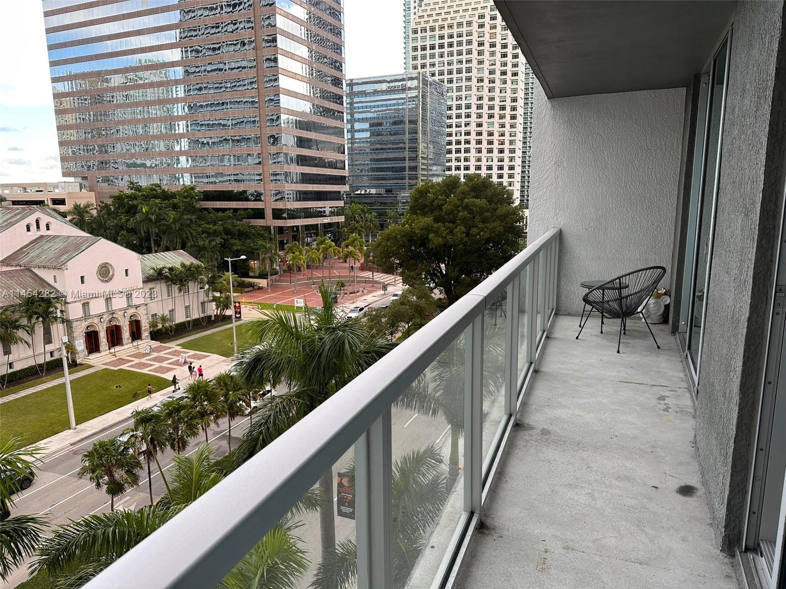 image 500 Brickell East17