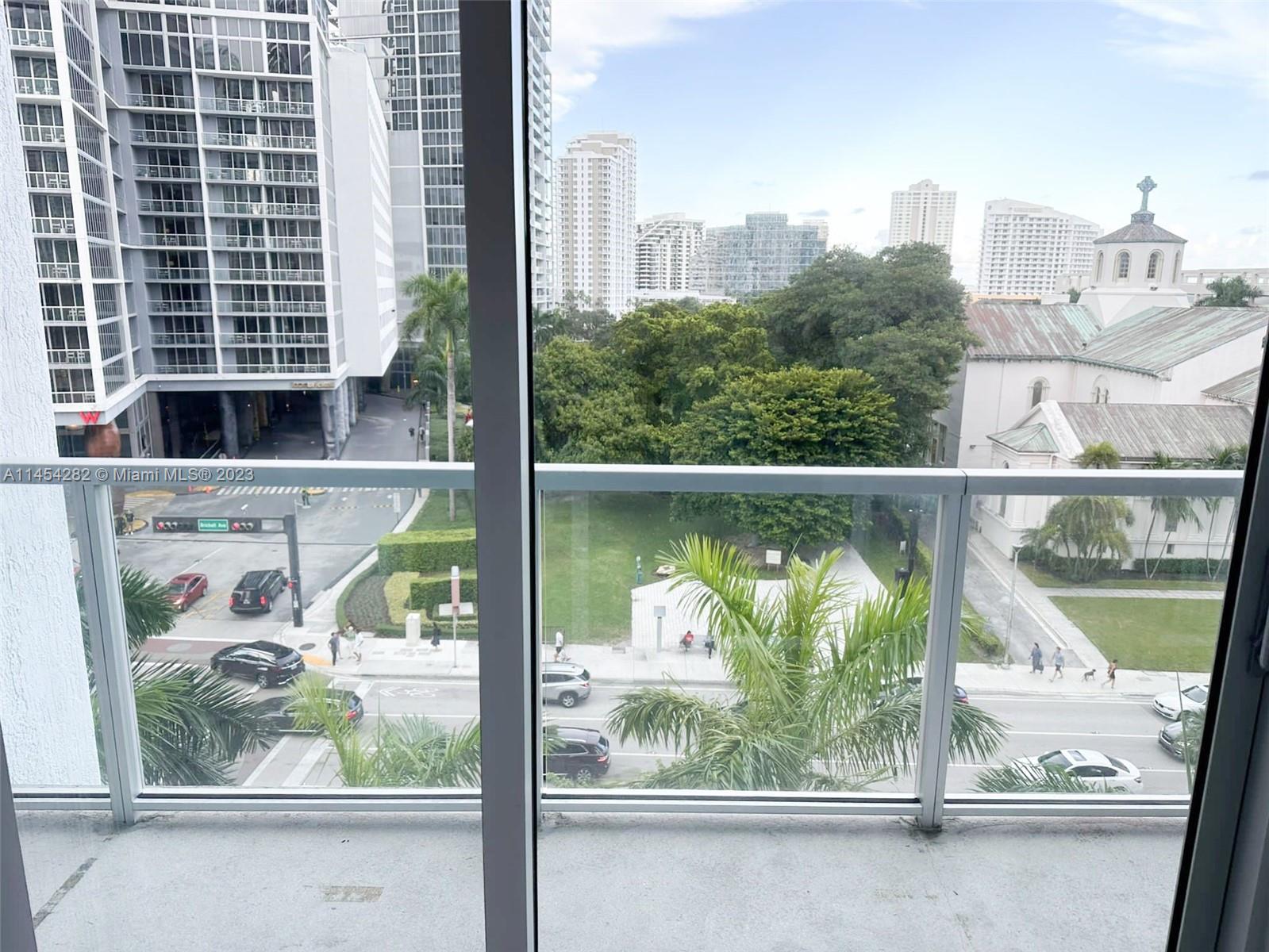 image 500 Brickell East2