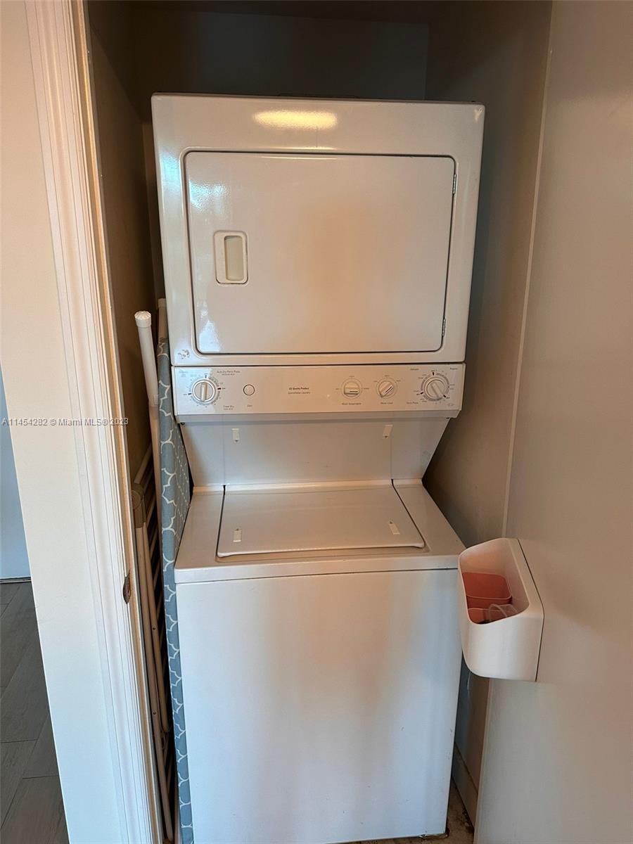 image 500 Brickell East8