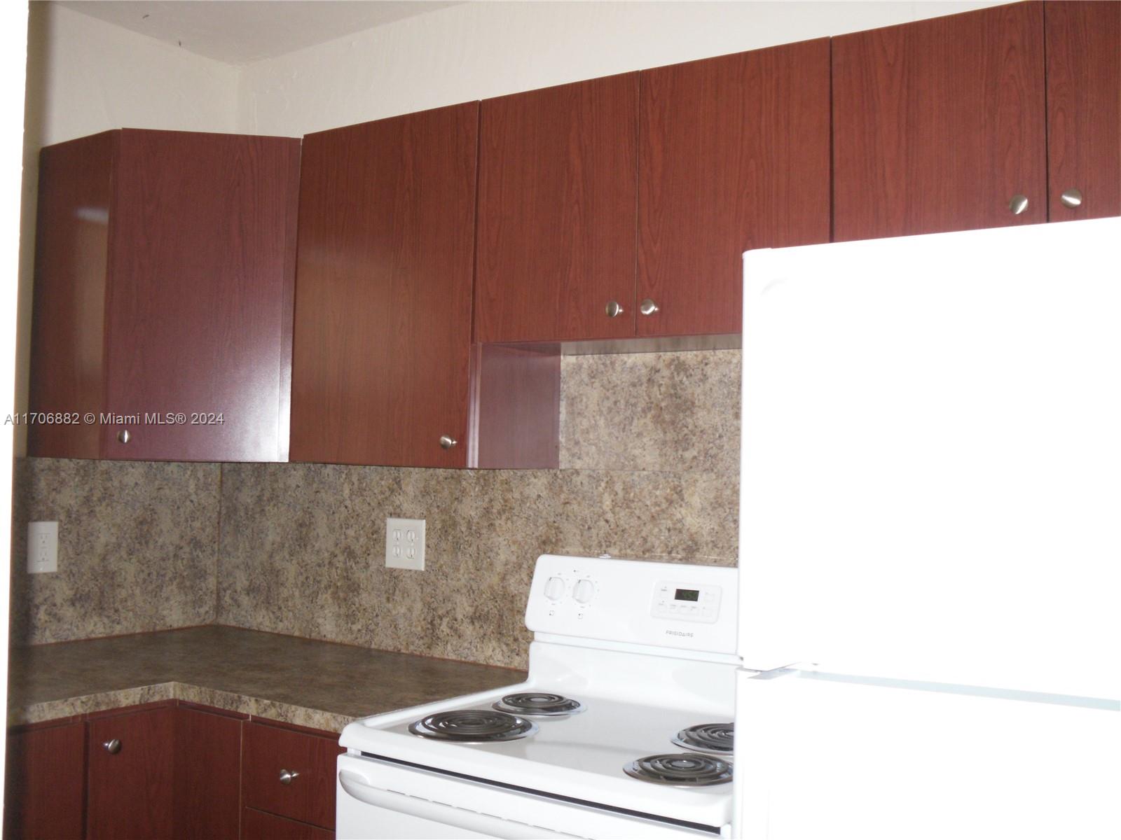 1675 NE 150th St #03,Miami, FL 33181