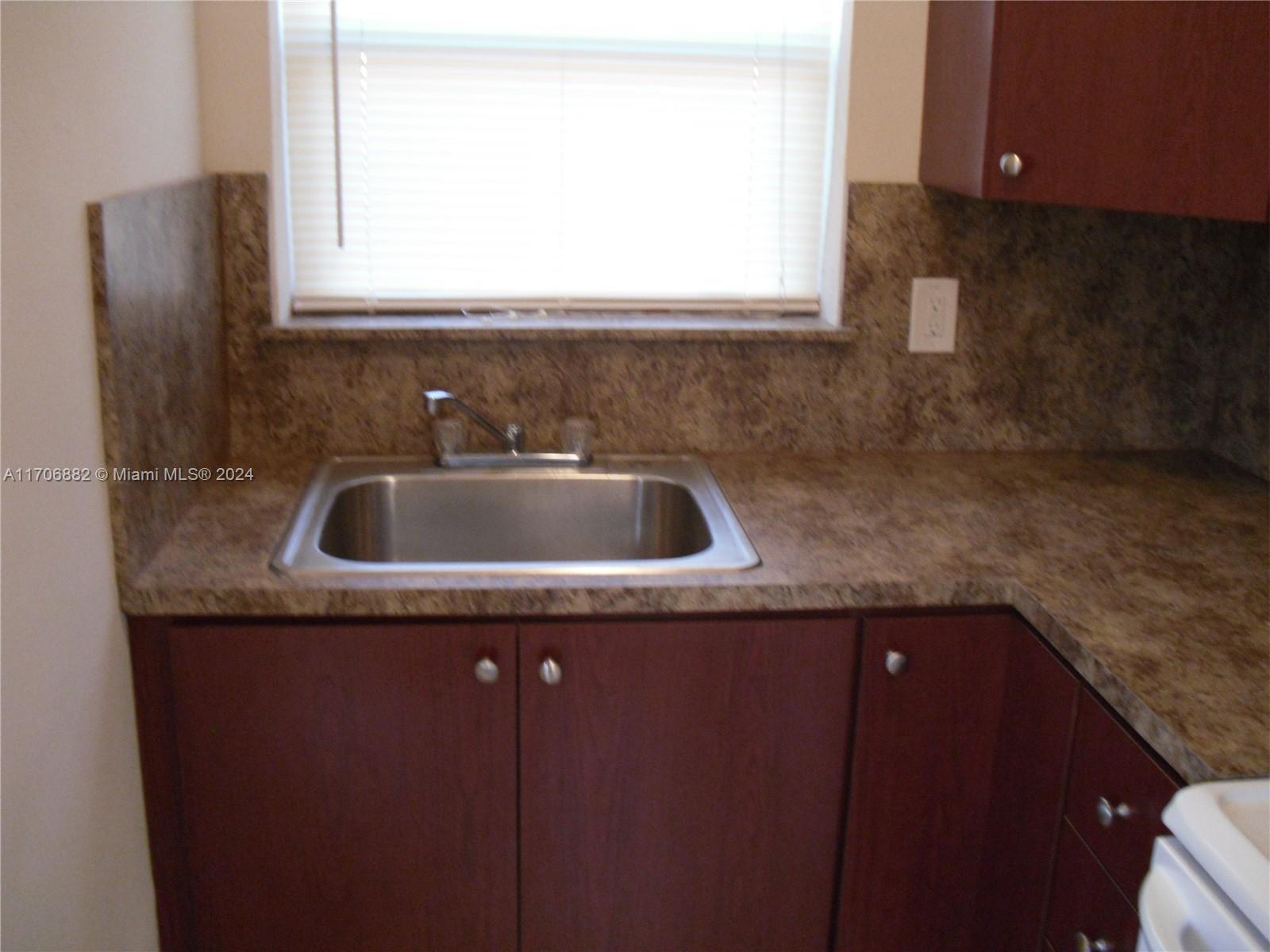 1675 NE 150th St #03,Miami, FL 33181