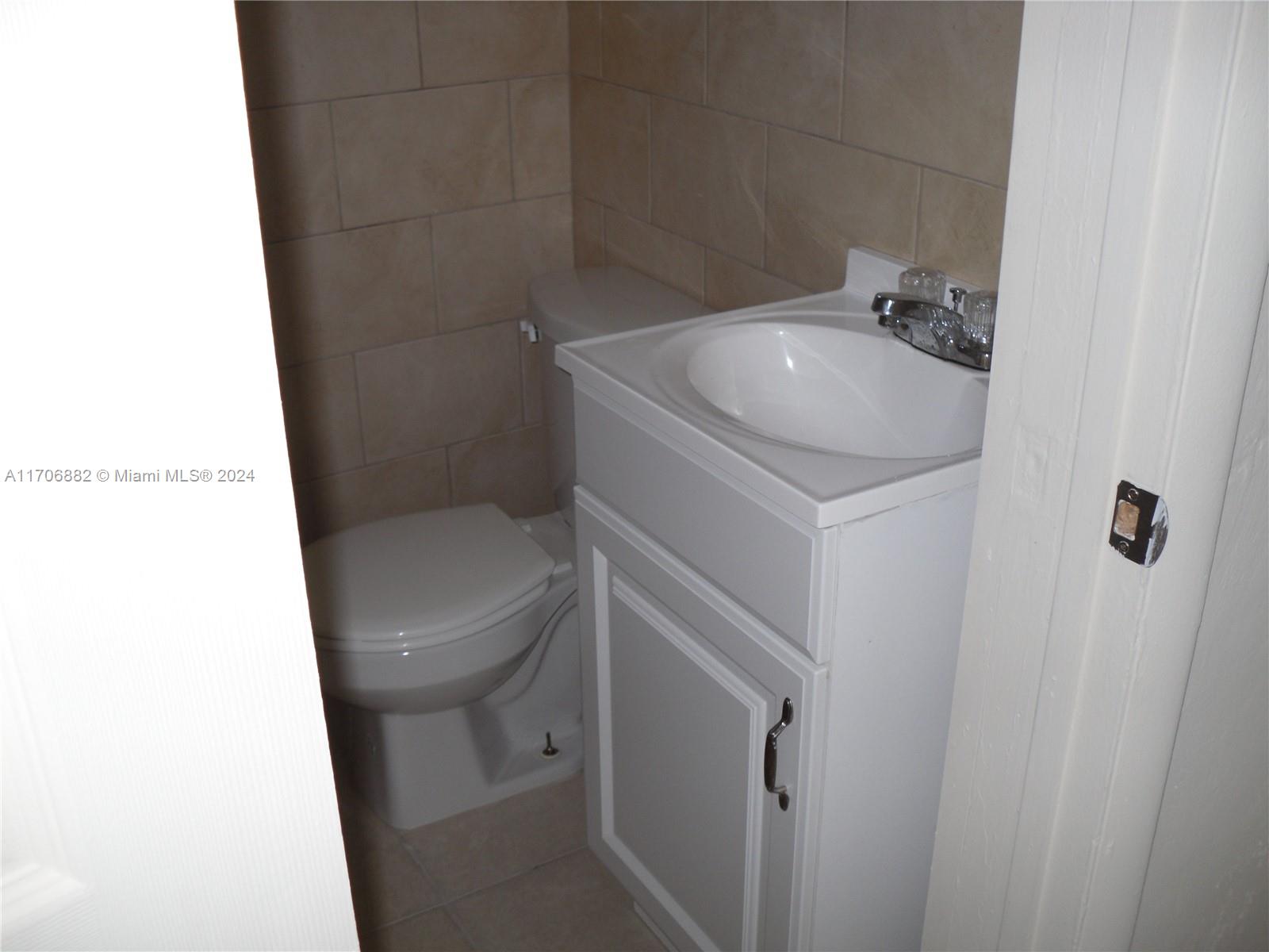 1675 NE 150th St #03,Miami, FL 33181