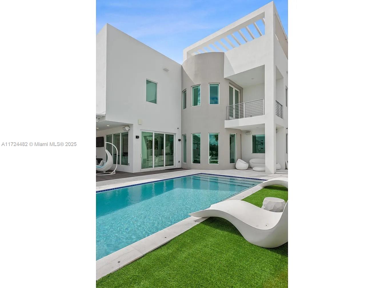 6821 NW 104th Ct Doral, FL 33178