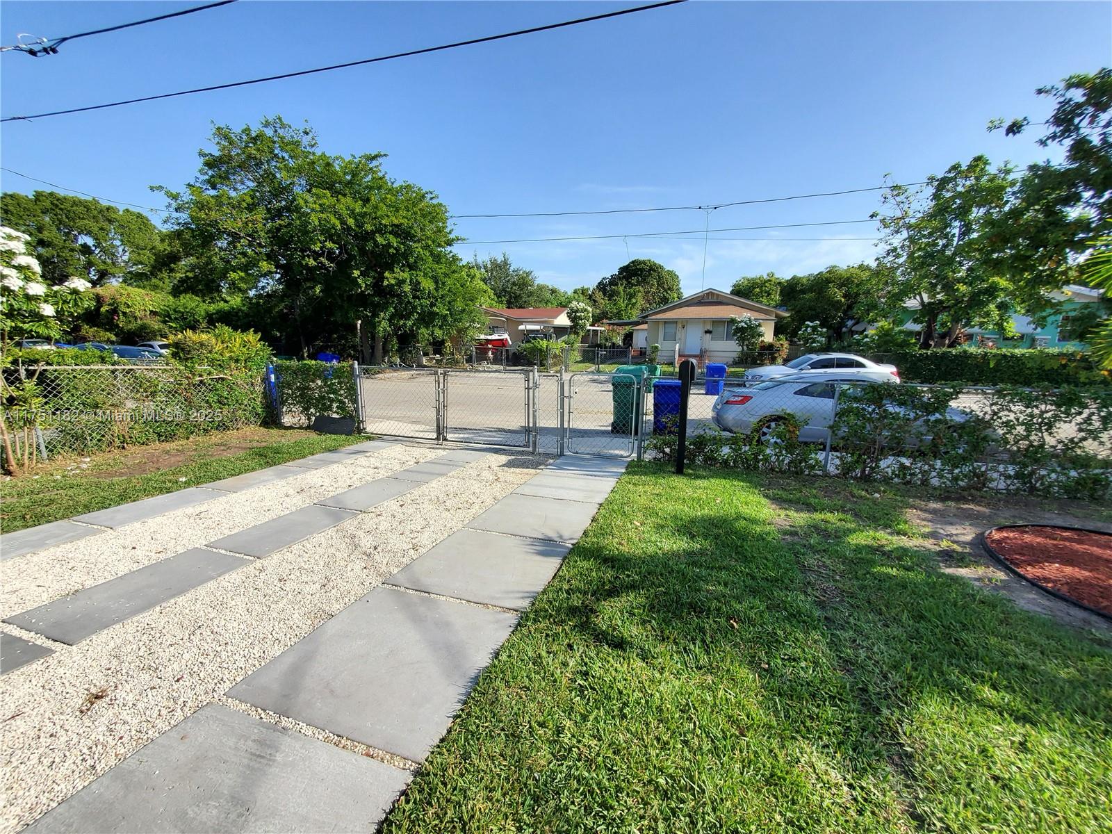 70 NW 33rd St,Miami, FL 33127