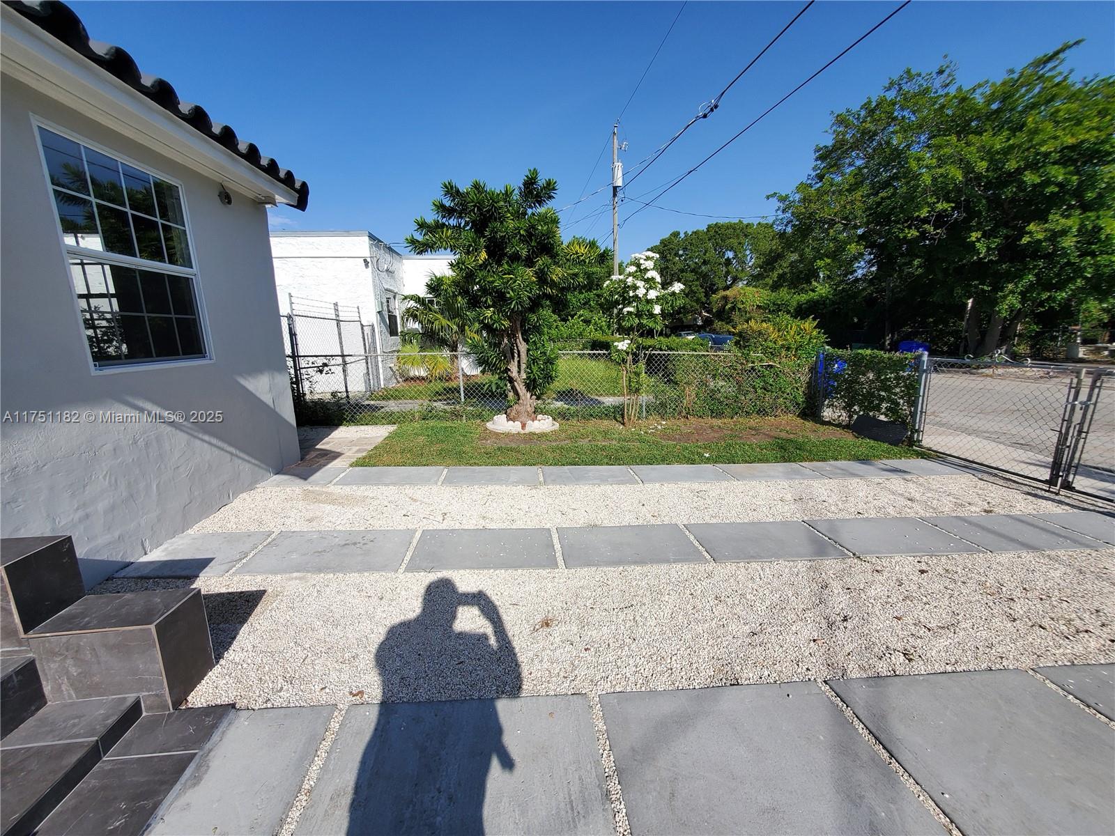 70 NW 33rd St Miami, FL 33127