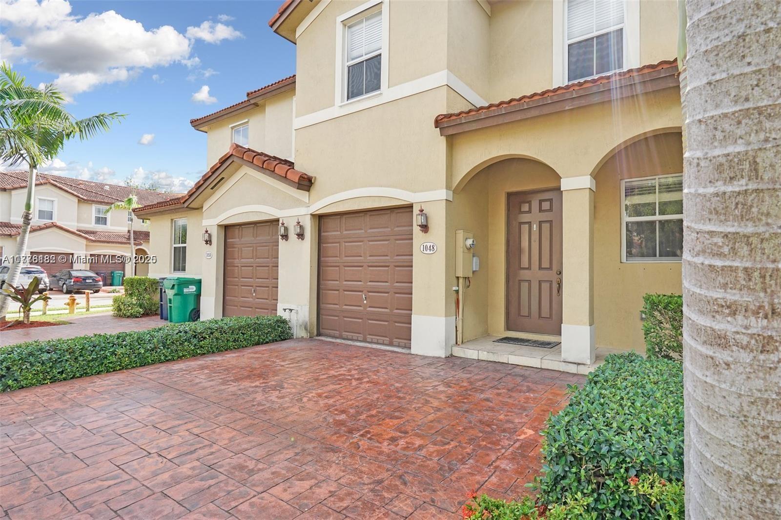 1048 NE 208th St,Miami, FL 33179
