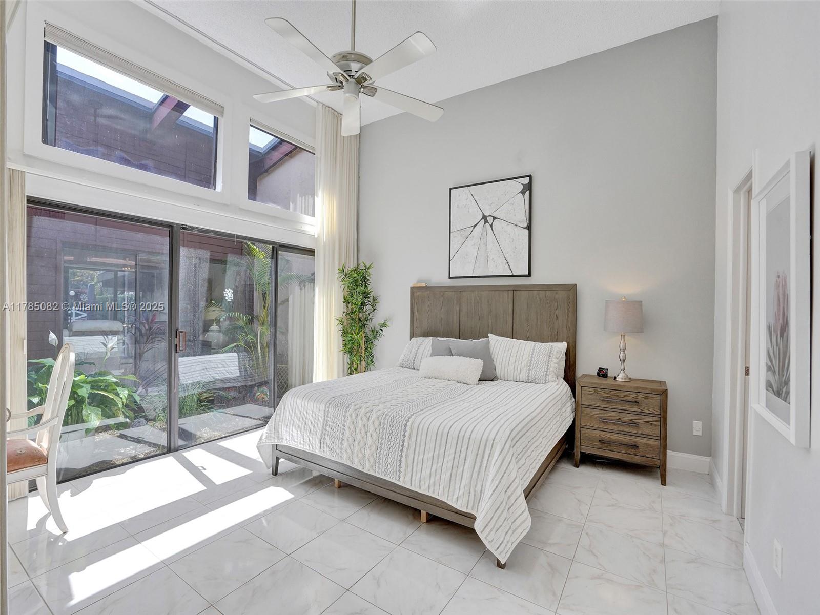 2667 S Parkview Dr Hallandale Beach, FL 33009