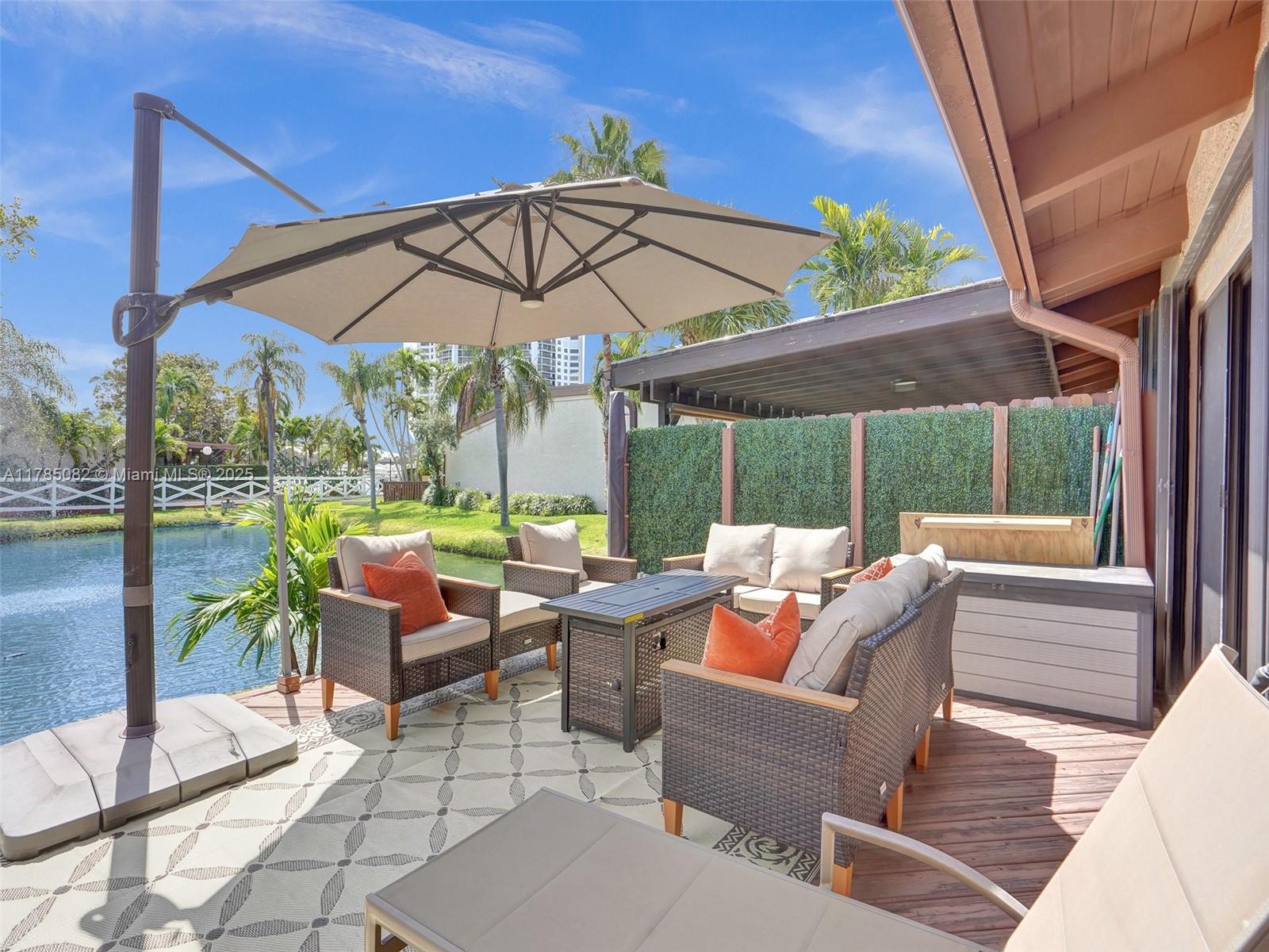 2667 S Parkview Dr Hallandale Beach, FL 33009