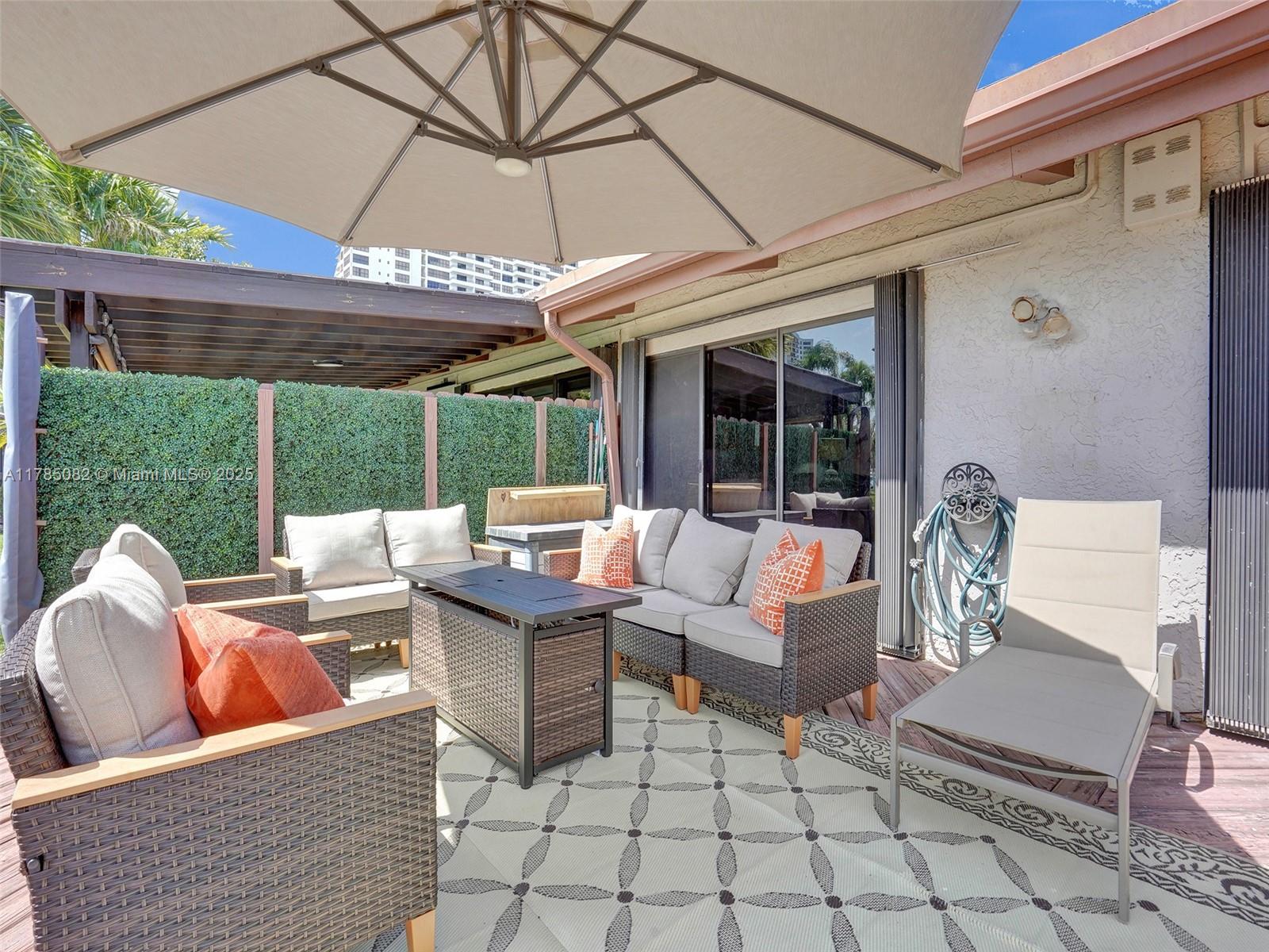 2667 S Parkview Dr Hallandale Beach, FL 33009