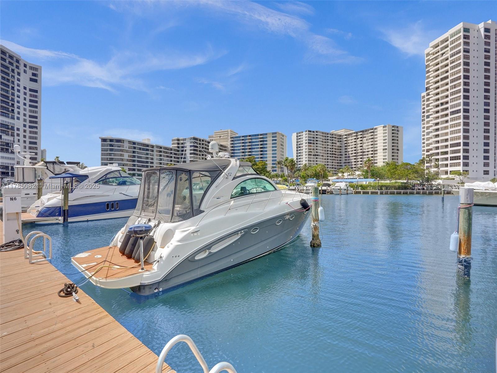 2667 S Parkview Dr Hallandale Beach, FL 33009